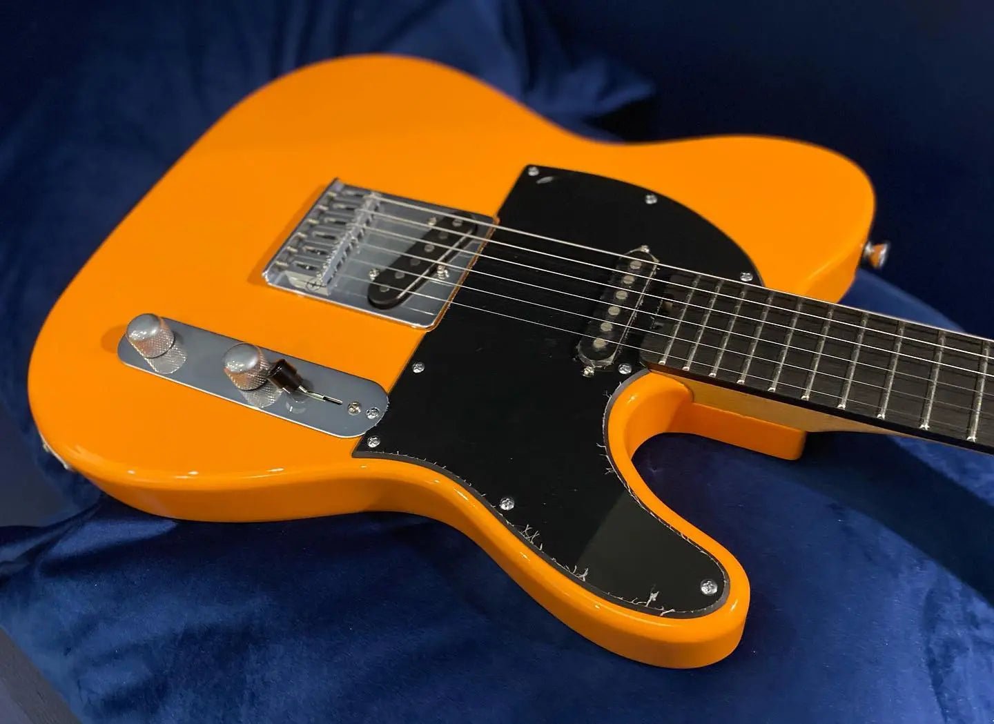 #gordonsmithguitars have smashed it out... - Richards Guitars Of Stratford Upon Avon