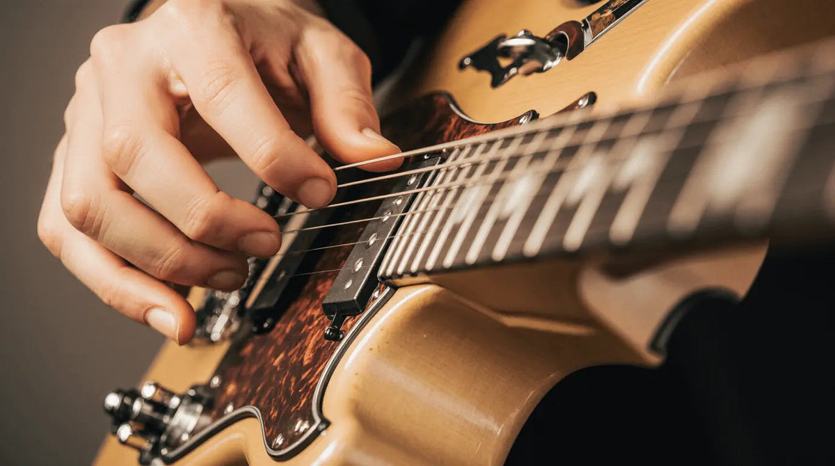 How to Choose the Best Electric Guitar Strings for Your Sound (2025 Guide) - Richards Guitars Of Stratford Upon Avon