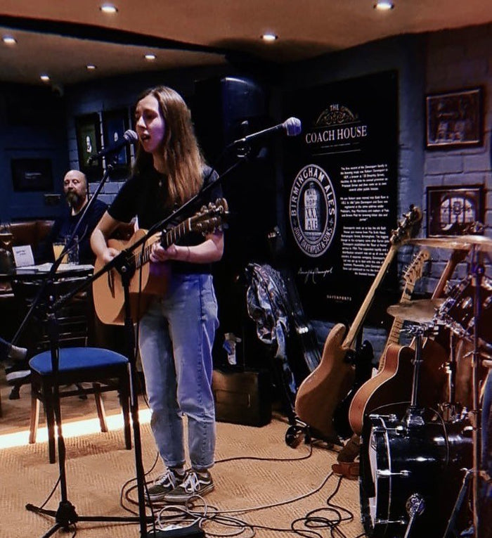 Meet Sophie  (Sales & Support) - Richards Guitars Of Stratford Upon Avon