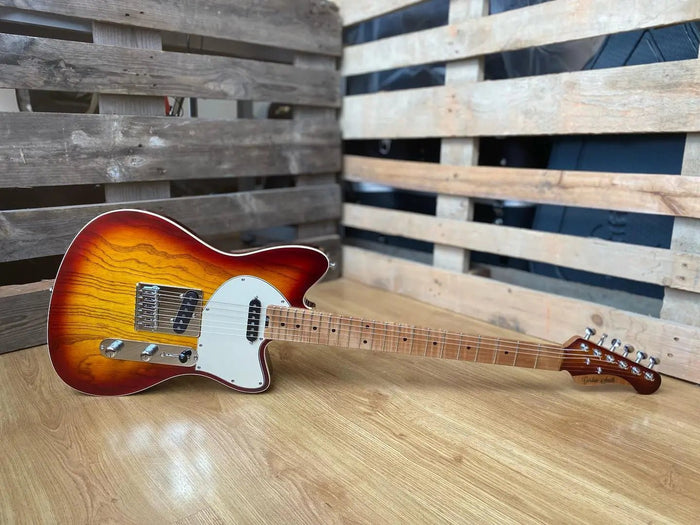 The best of British! The Latest Gordon Smith Gatsby T Custom - Richards Guitars Of Stratford Upon Avon