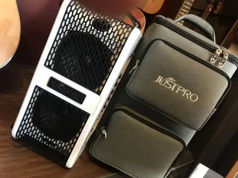 The Best Portable Busking Amp?  Kinsman KAA70 Acoustic Amp - Richards Guitars Of Stratford Upon Avon