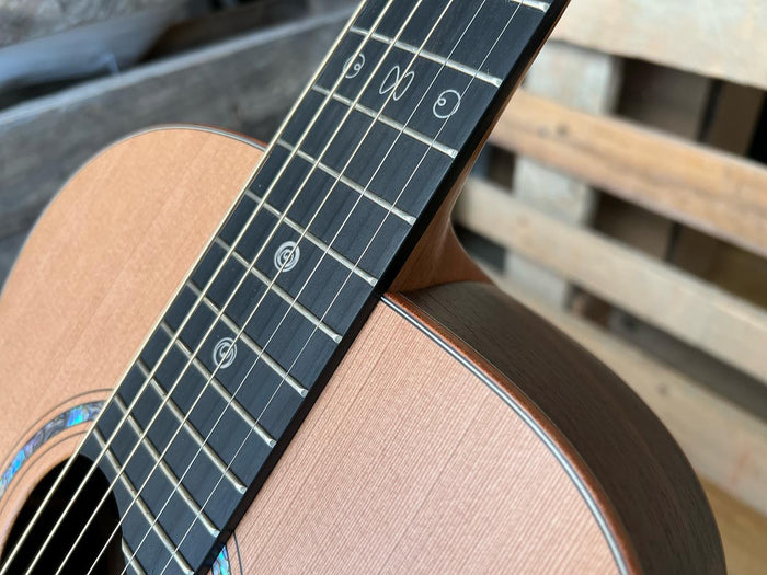 The First Ever Dowina OMG Aura Features Multiple Ground Breaking Design Developments - Richards Guitars Of Stratford Upon Avon