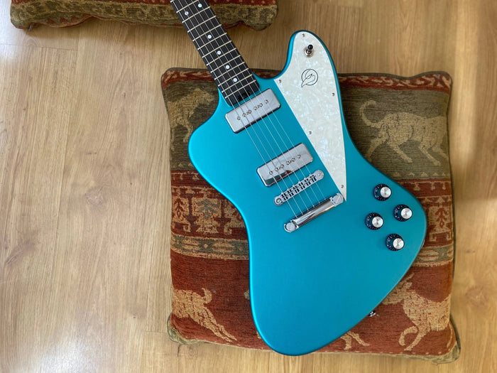 The Gordon Smith Griffin - Its OUT OF THIS WORLD! - Richards Guitars Of Stratford Upon Avon