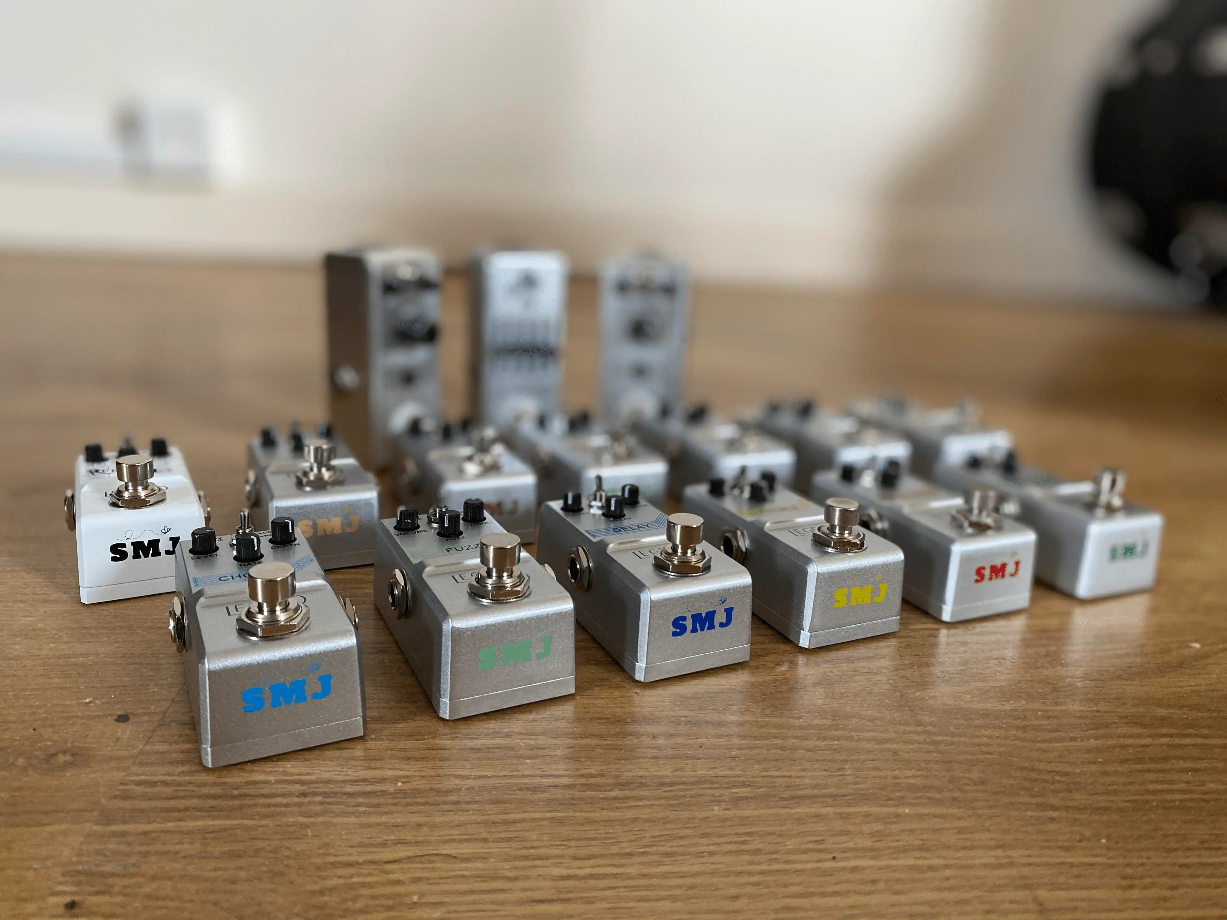 SMJ LEGEND Guitar FX Pedals - Richards Guitars Of Stratford Upon Avon