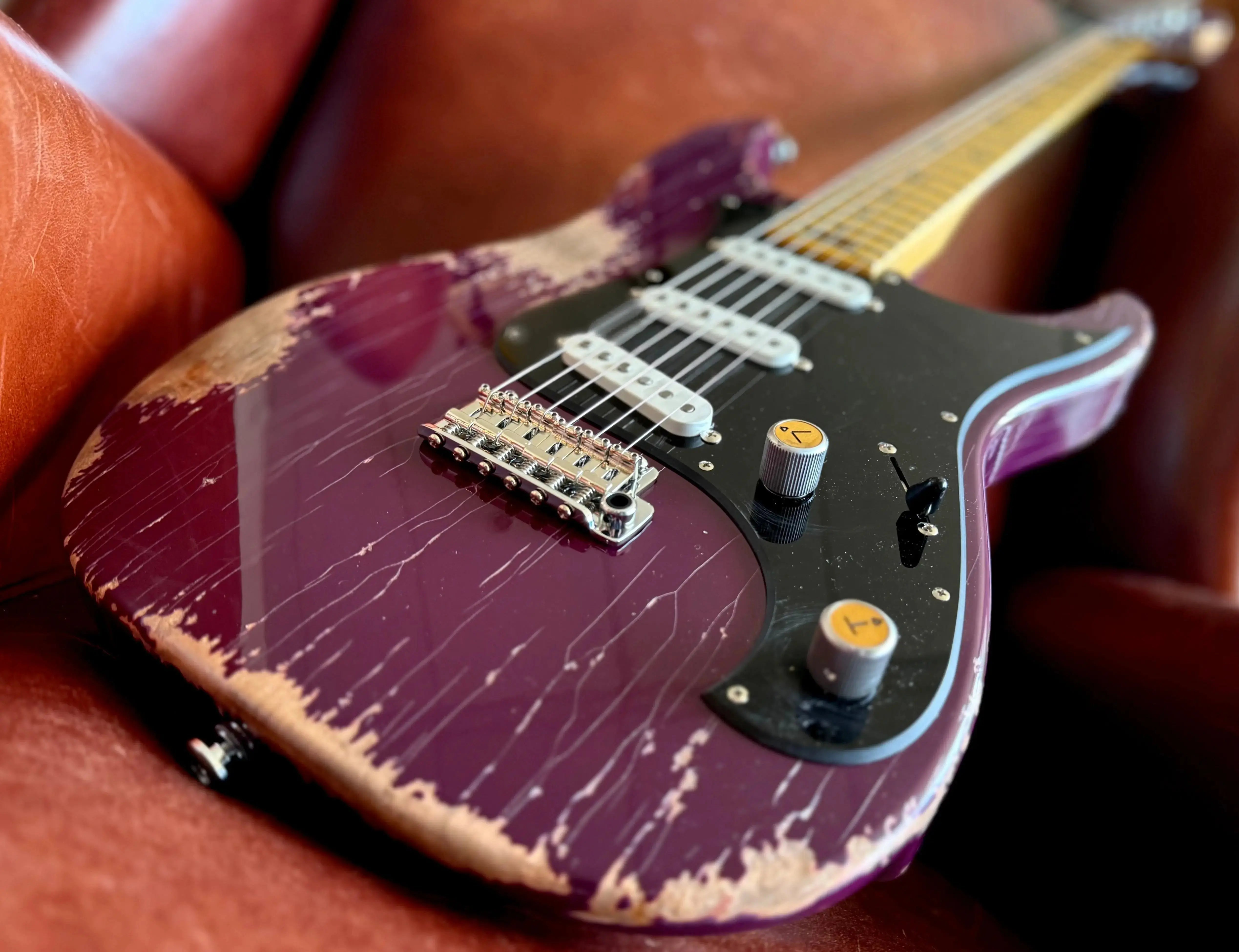 Valiant Soothsayer Guitars In Stock Right Now - Richards Guitars Of Stratford Upon Avon
