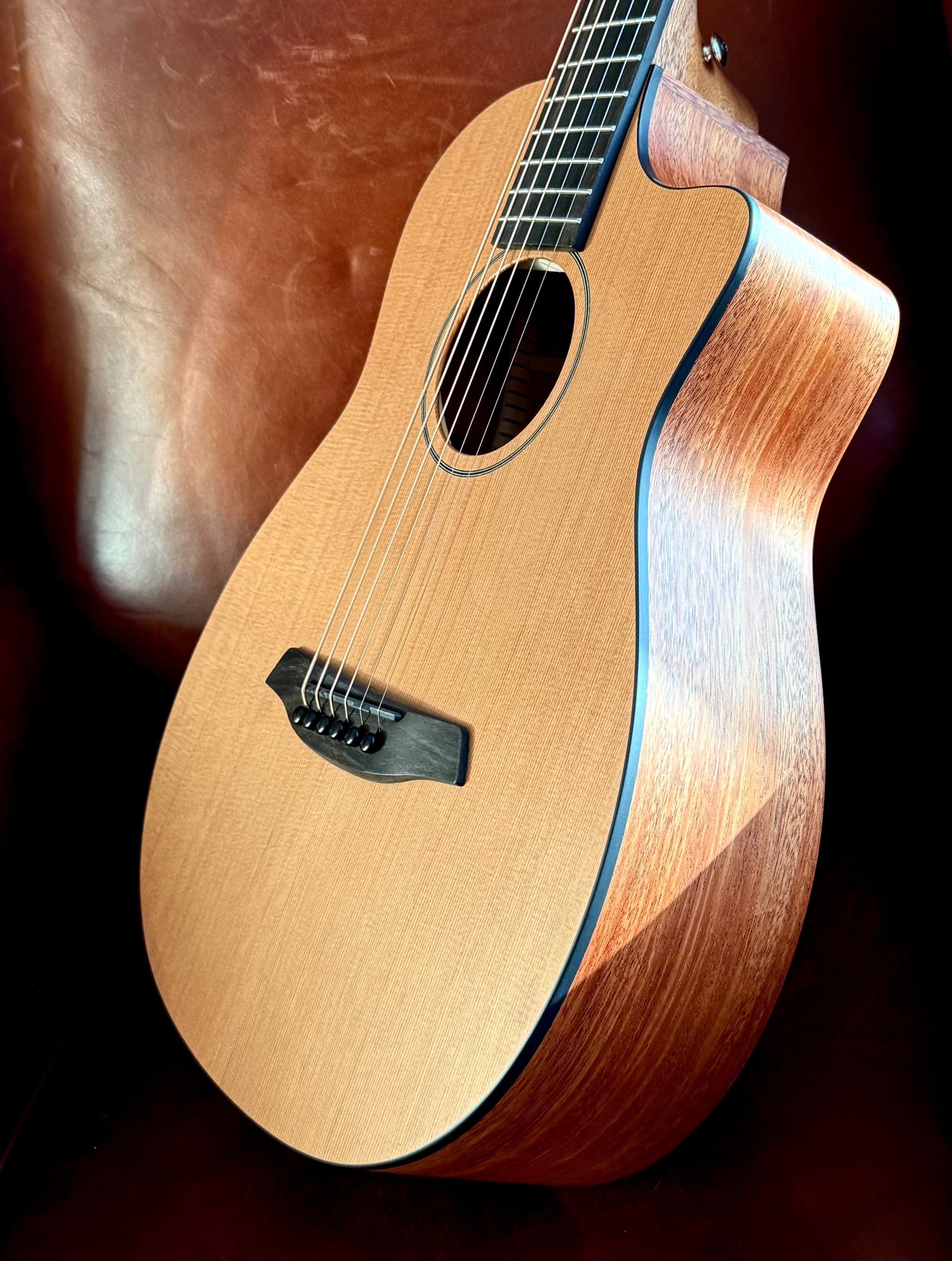 Furch Pioneer CM: Western red cedar top with African mahogany back and sides (Furch Mini / Travel Guitar)
