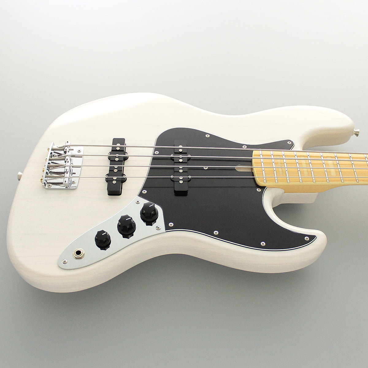 FGN Guitars Neoclassic JB 100M Ash White Blonde, Bass Guitar for sale at Richards Guitars.