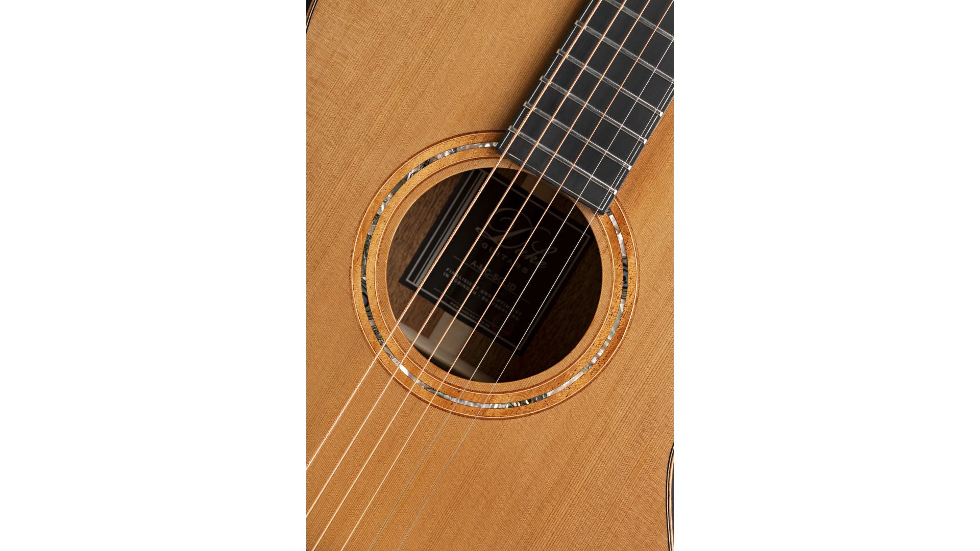 Duke A-MC-Solid Acoustic Guitar (Inc Deluxe Gigbag)