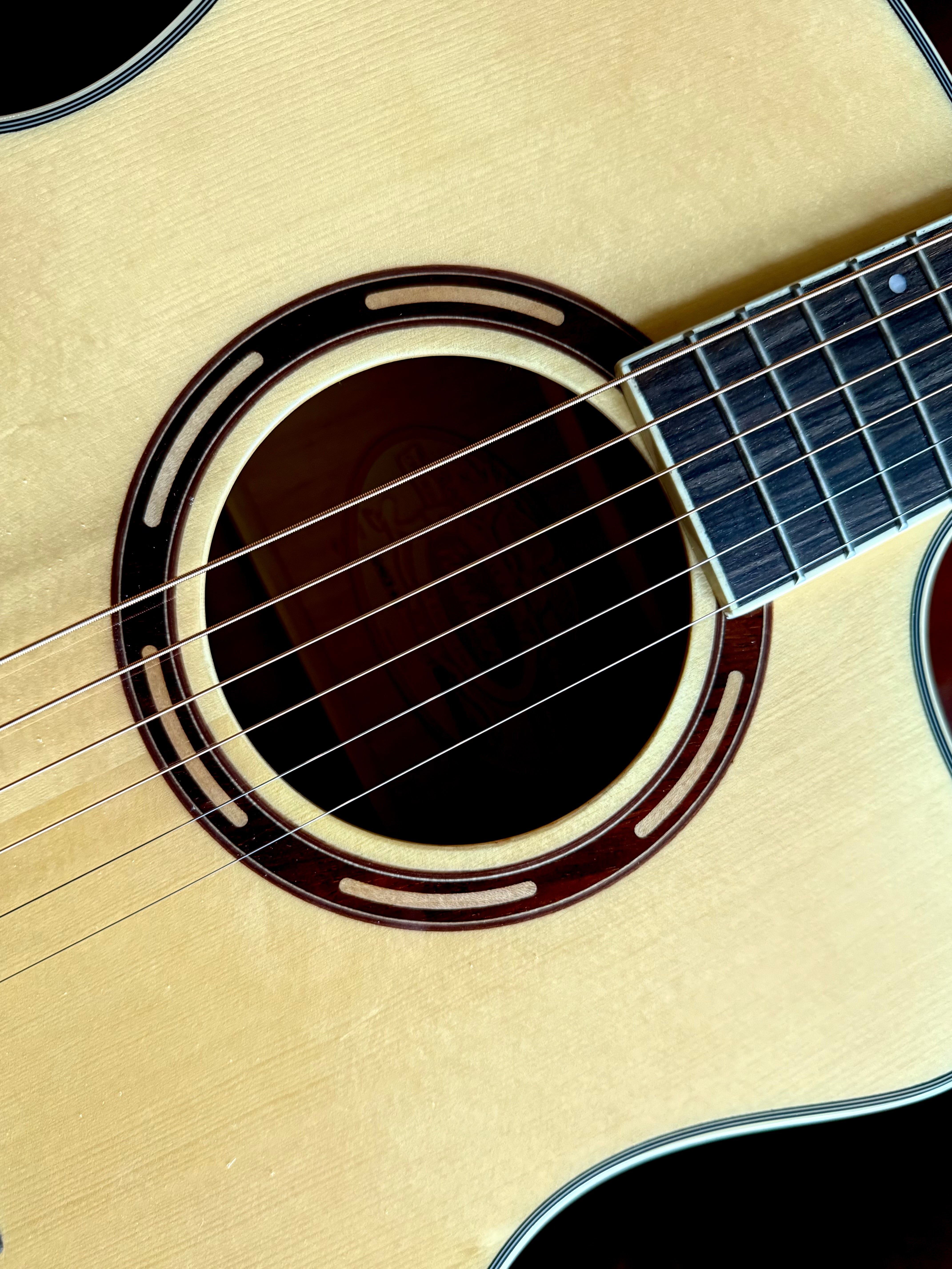 Washburn AG40CE Grand Auditorium - Natural Electro Acoustic Guitar w' £225 Custom Pro Setup Package Included