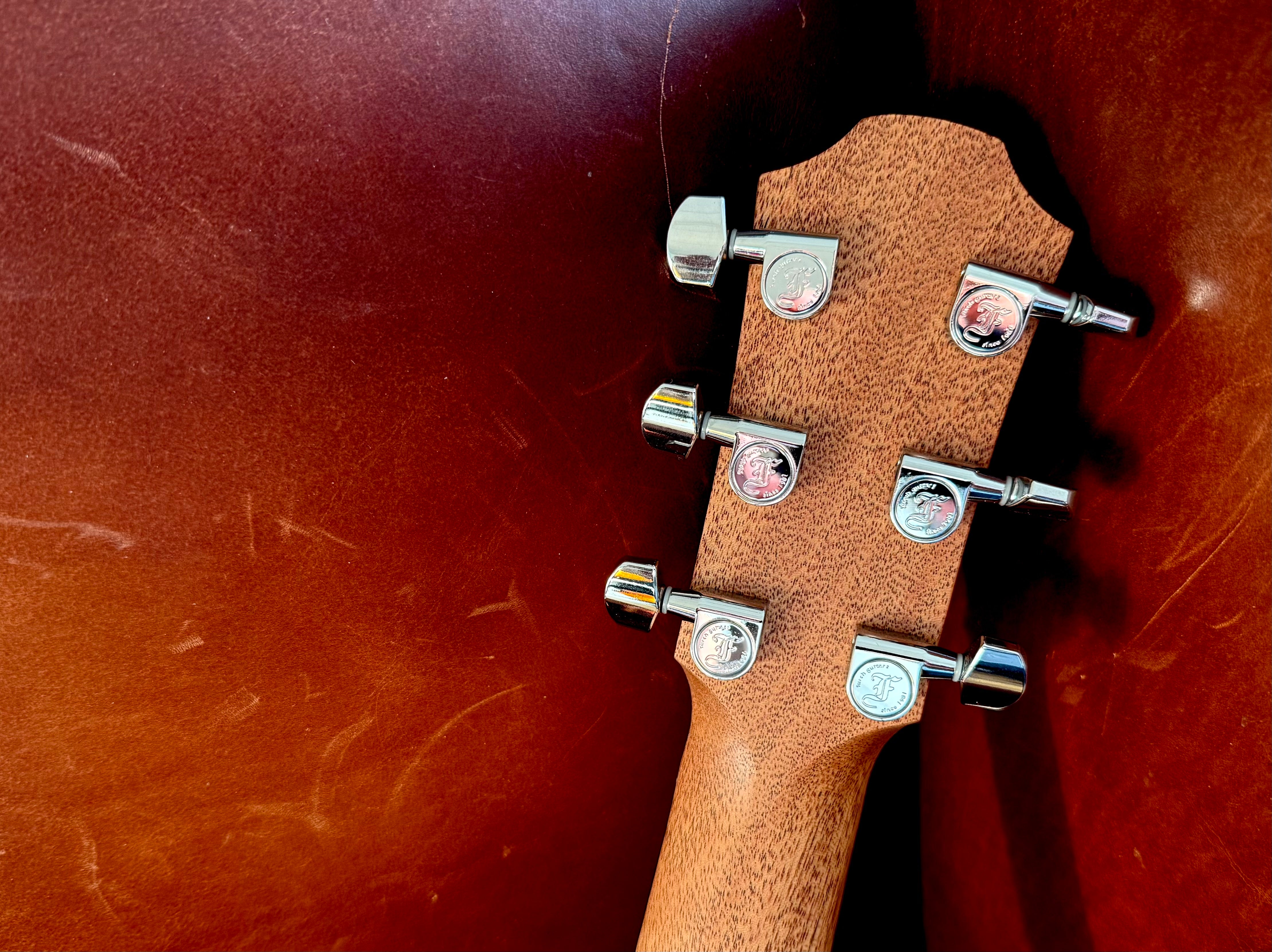 Furch Pioneer CM: Western red cedar top with African mahogany back and sides (Furch Mini / Travel Guitar)