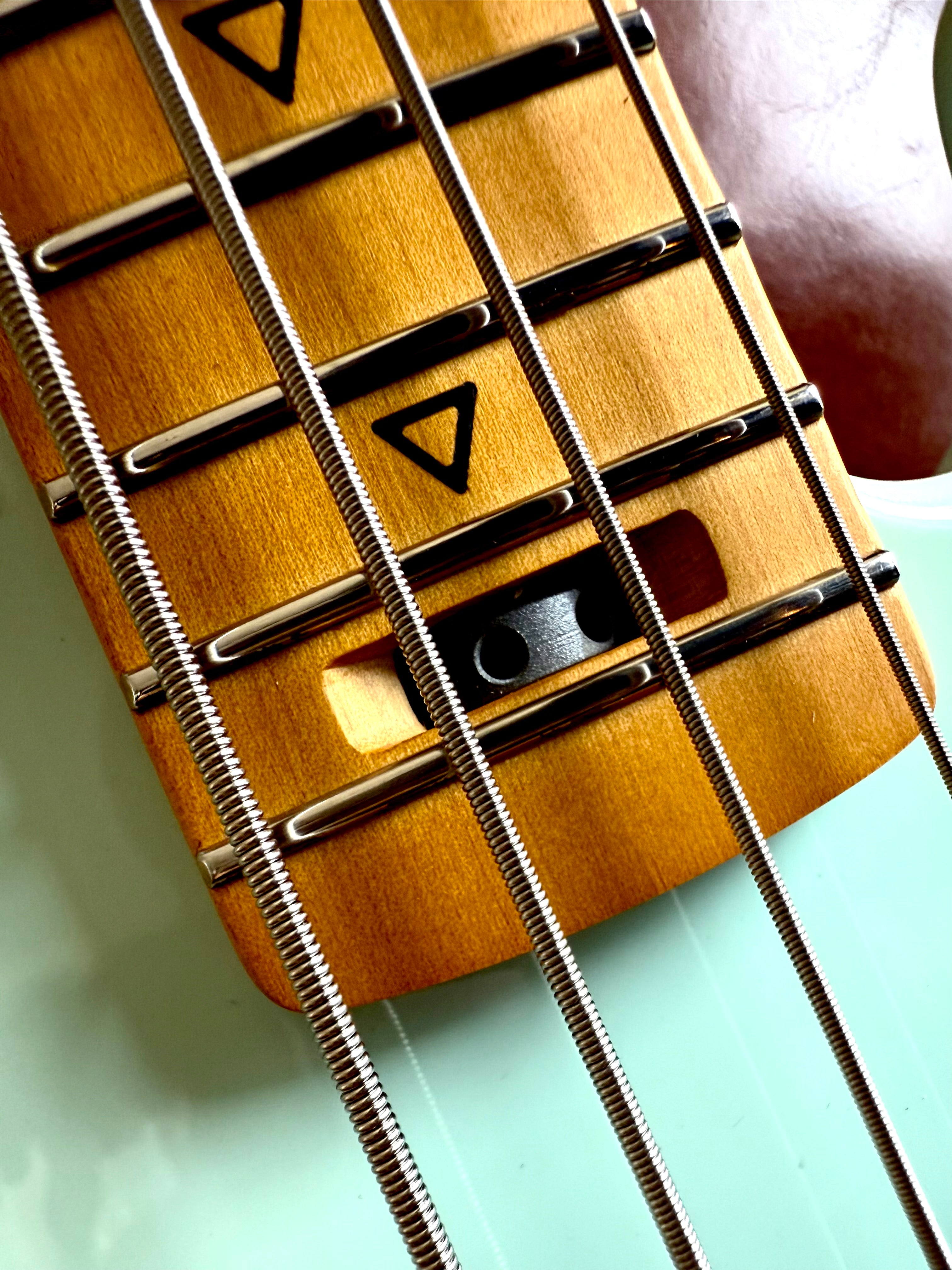 Valiant Mini Bass