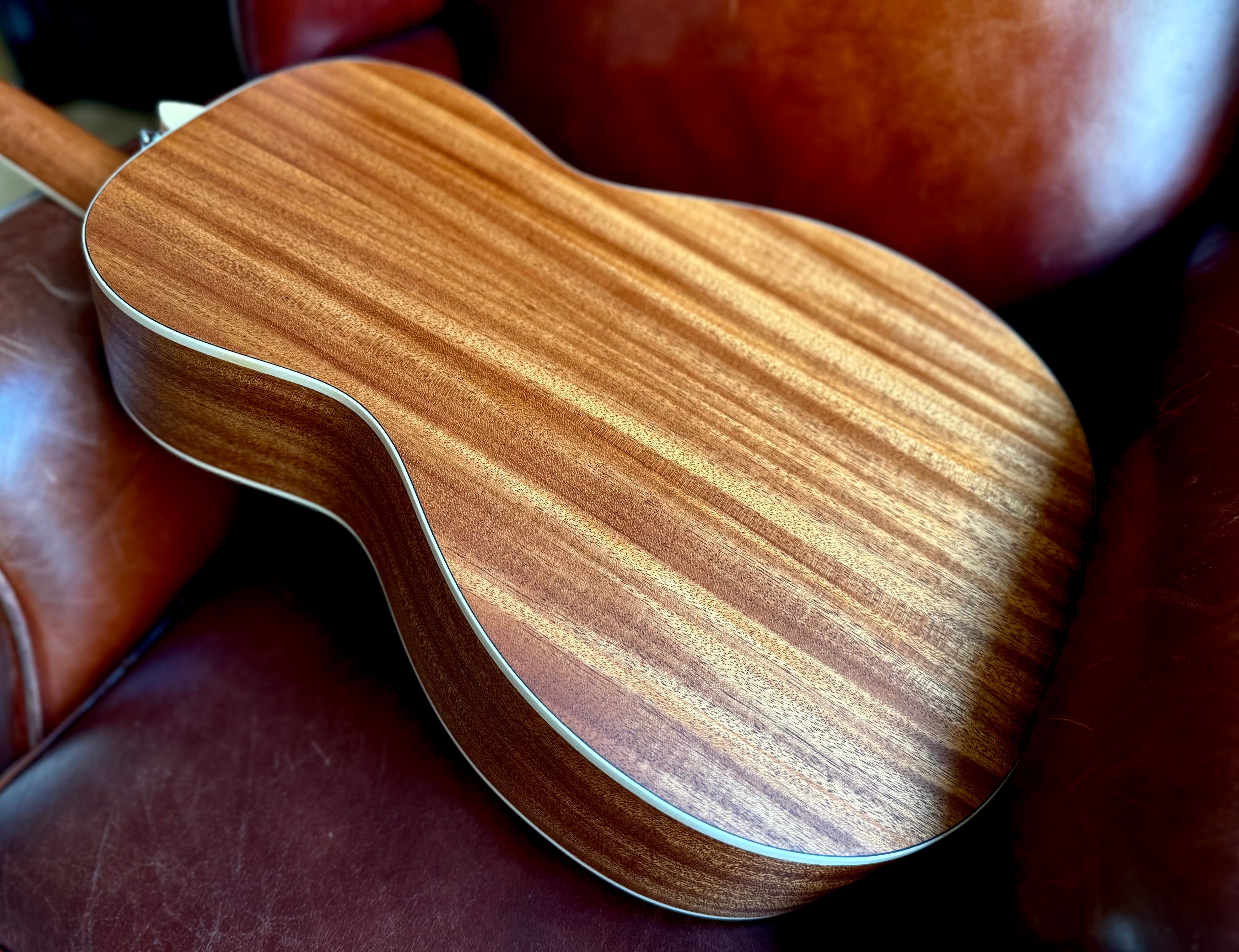 Auden Neo Emily Rose Left Handed., Electro Acoustic Guitar for sale at Richards Guitars.
