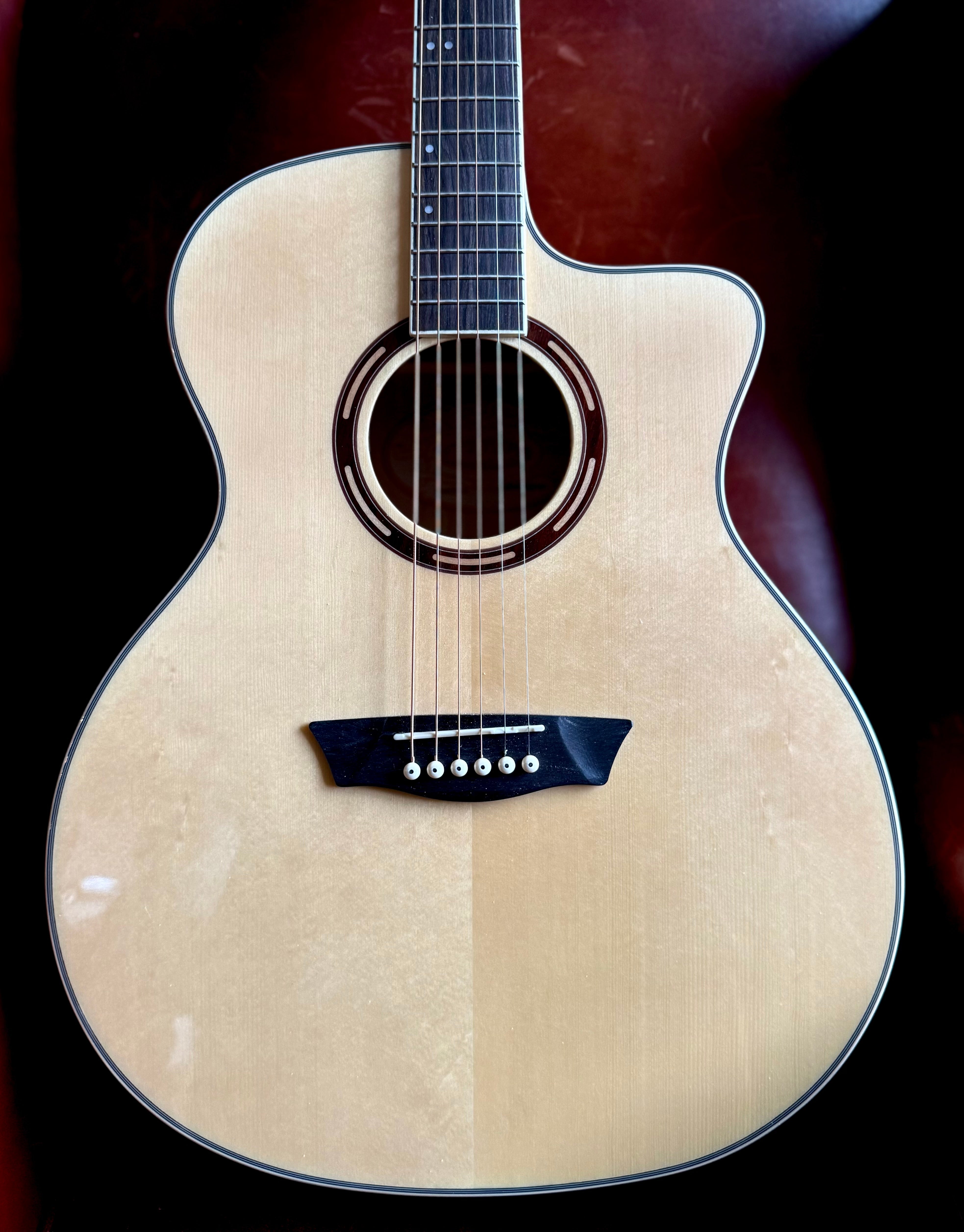 Washburn AG40CE Grand Auditorium - Natural Electro Acoustic Guitar w' £225 Custom Pro Setup Package Included