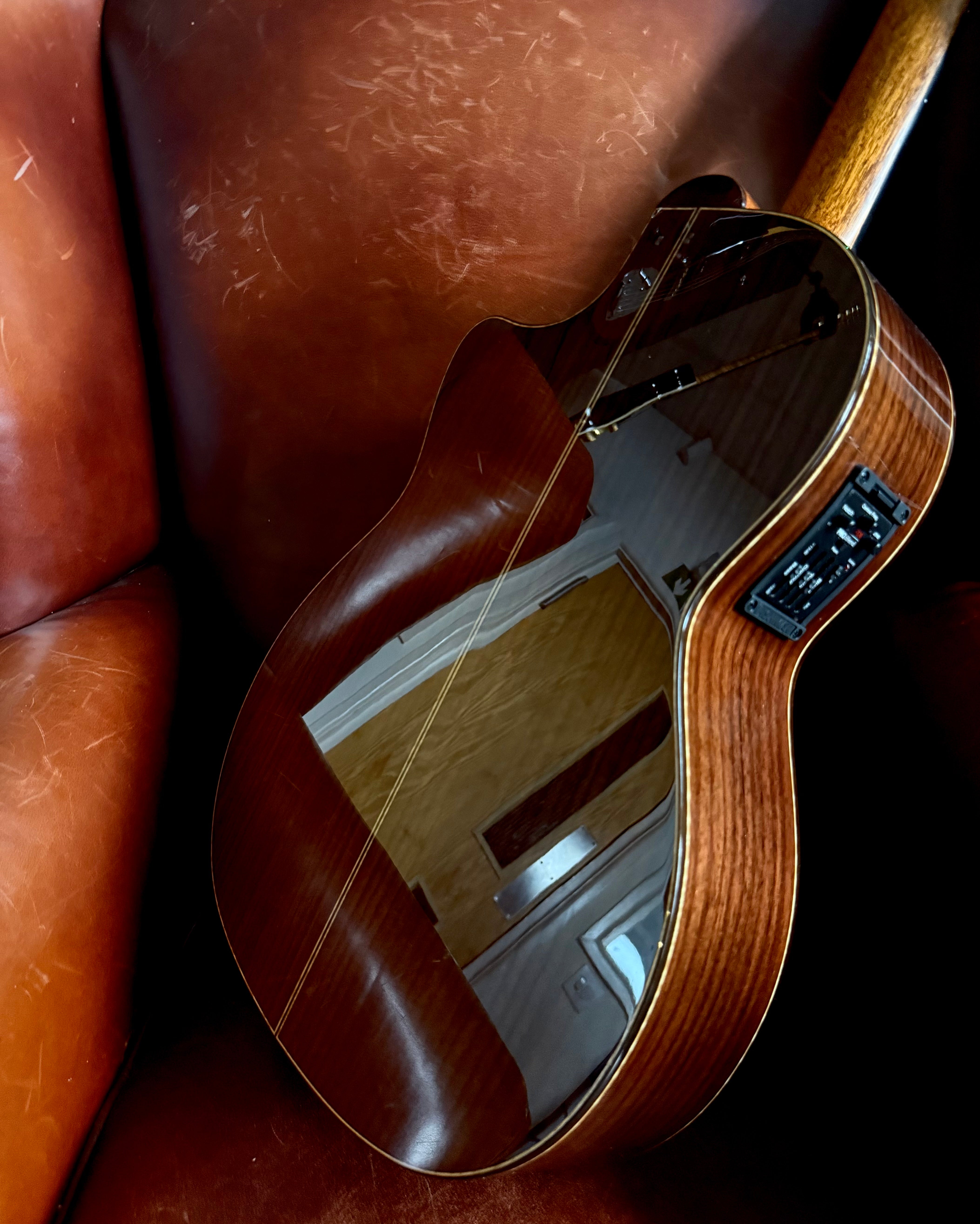 Duke Crossover PC Signature Julie Malia (Jule Malischke) Nylon Strung Hybrid Classical Guitar