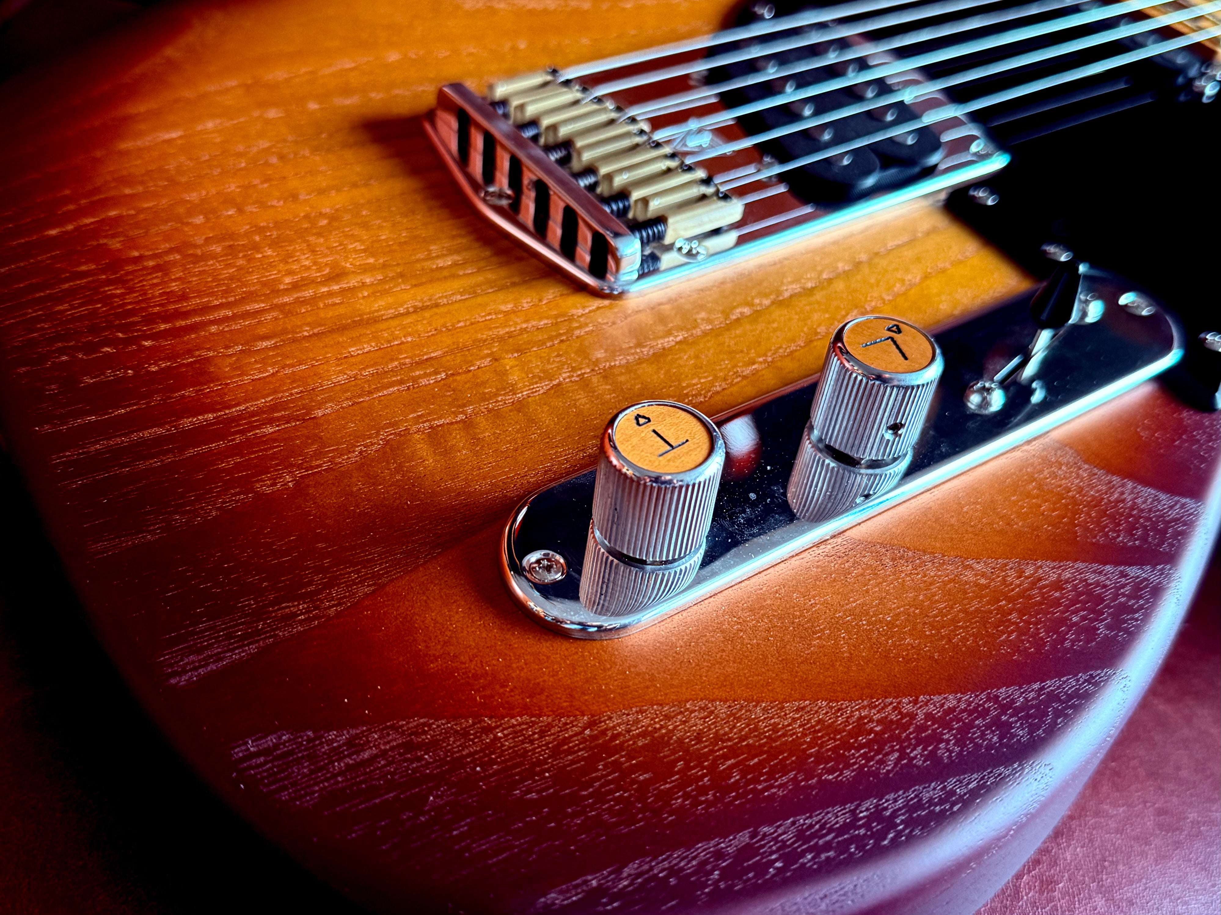 Valiant Titan Sunburst, Electric Guitar for sale at Richards Guitars.