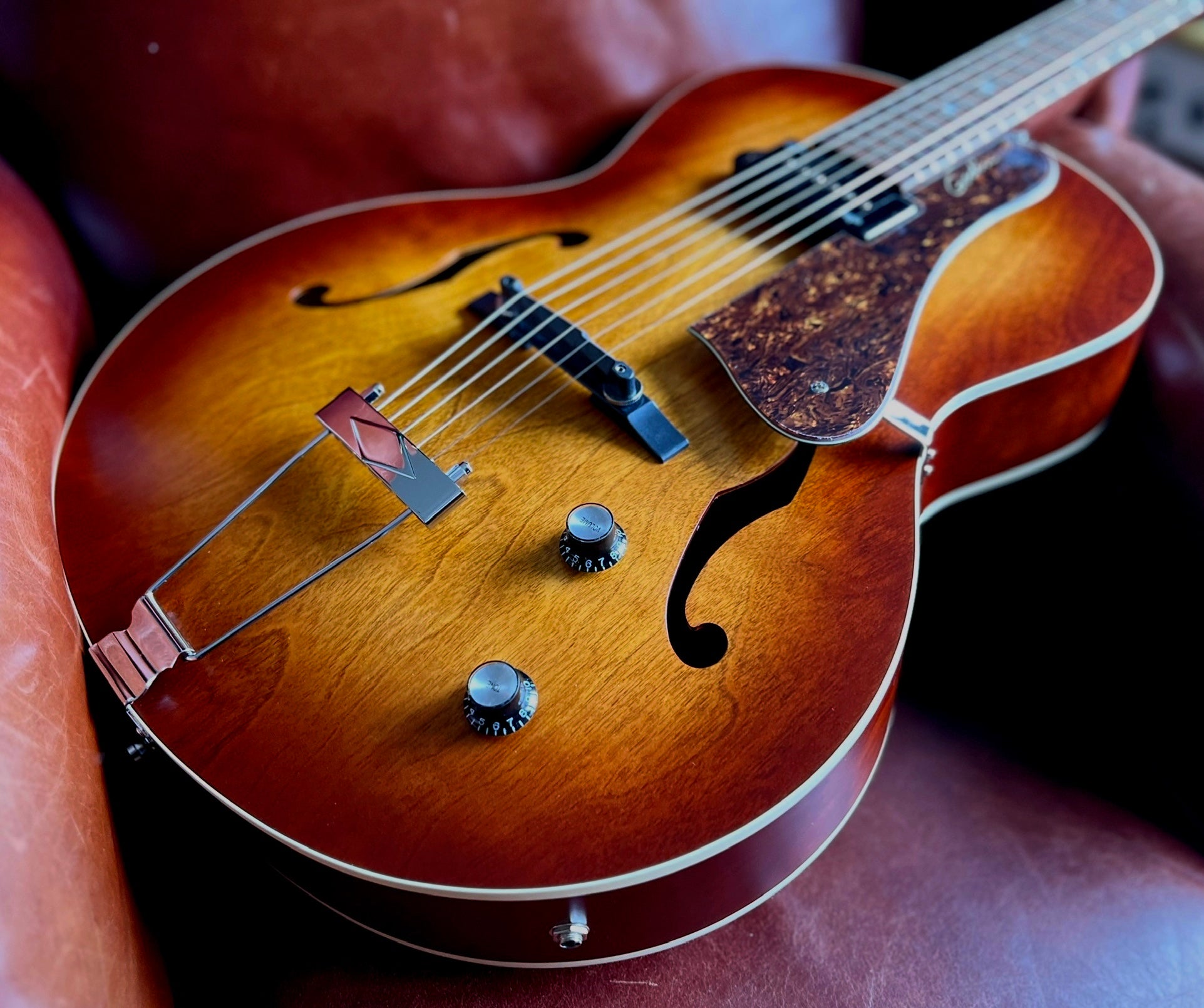 GODIN 5th Avenue Kingpin P90 Cognac Burst, Electric Guitar for sale at Richards Guitars.