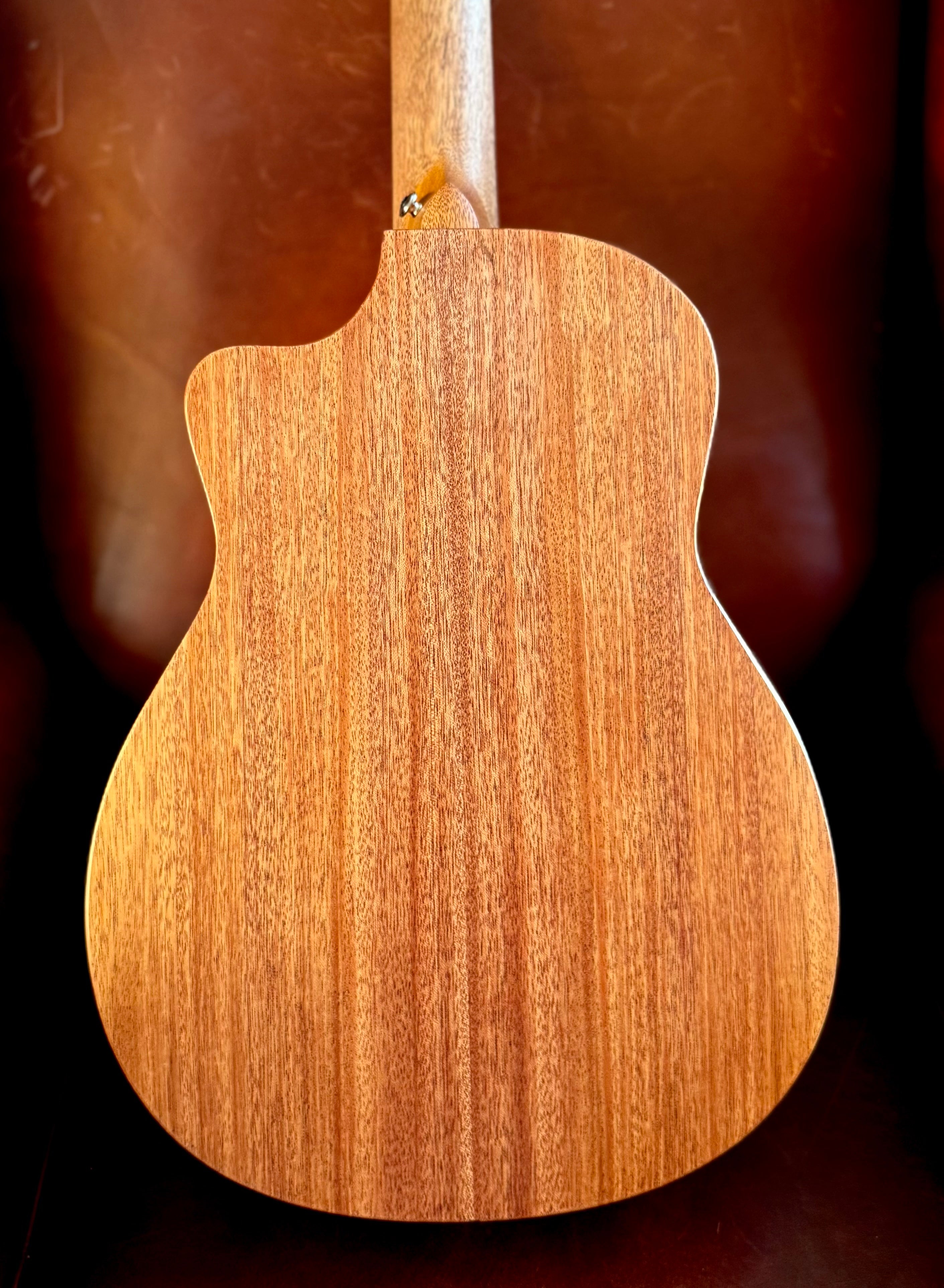 Furch Pioneer CM: Western red cedar top with African mahogany back and sides (Furch Mini / Travel Guitar)