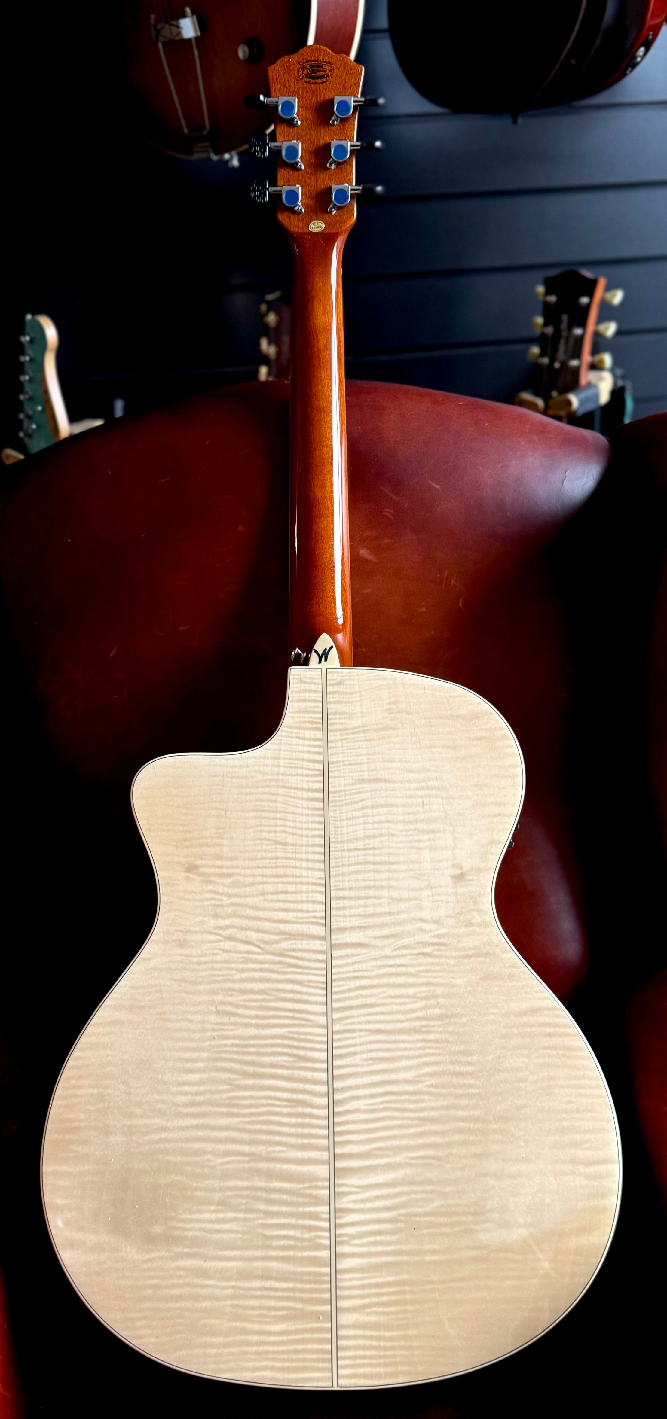 Washburn AG40CE Grand Auditorium - Natural Electro Acoustic Guitar w' £225 Custom Pro Setup Package Included