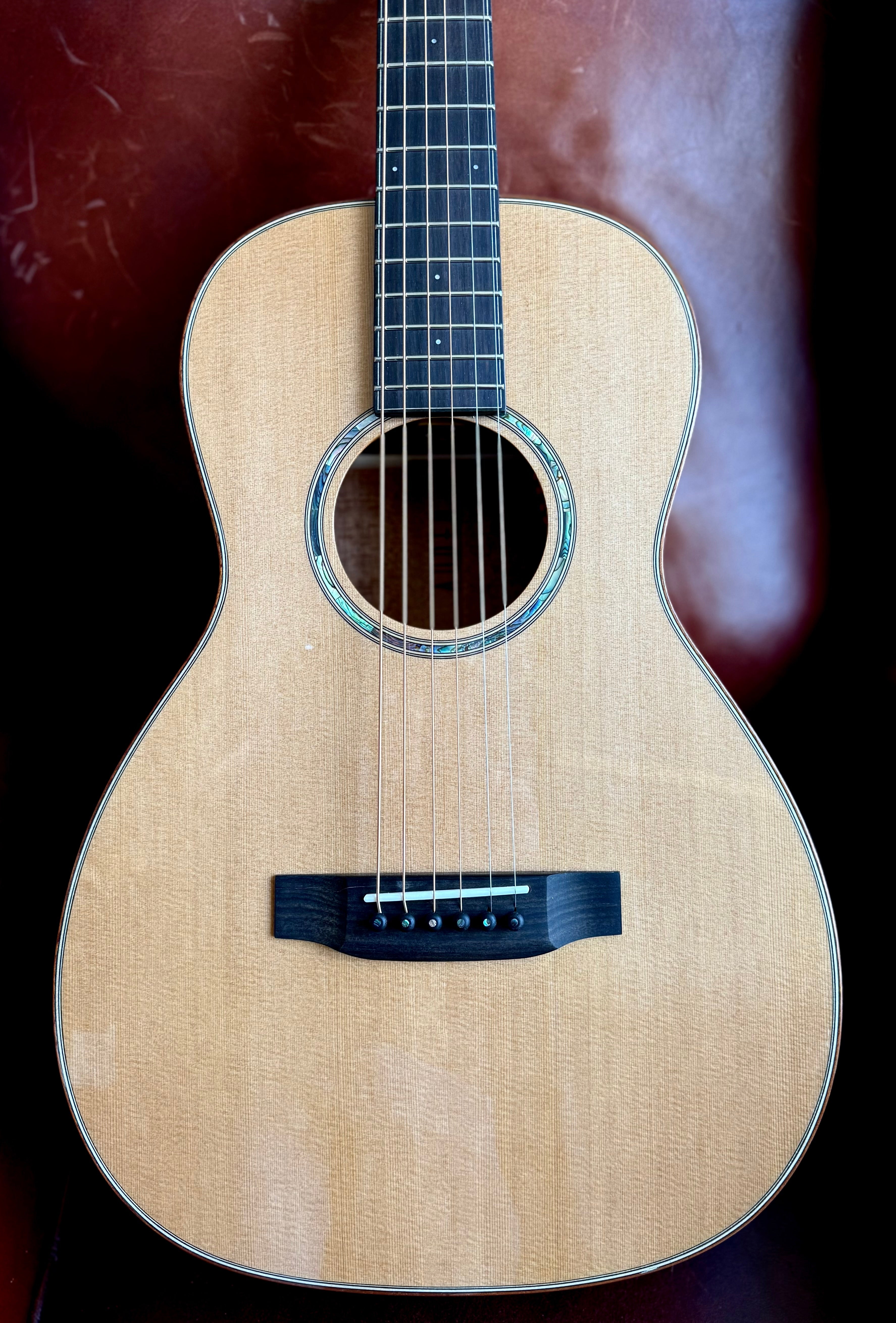 AUDEN MAHOGANY SERIES – EMILY ROSE FULL BODY, Electro Acoustic Guitar for sale at Richards Guitars.