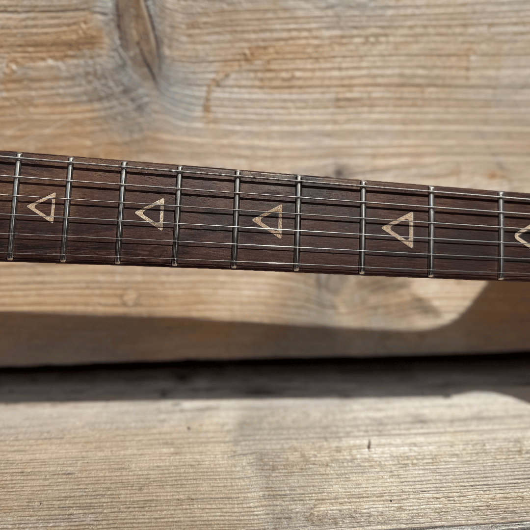Valiant Soothsayer Distressed Vintage Burst W' Stainless Steel Fret Upgrade