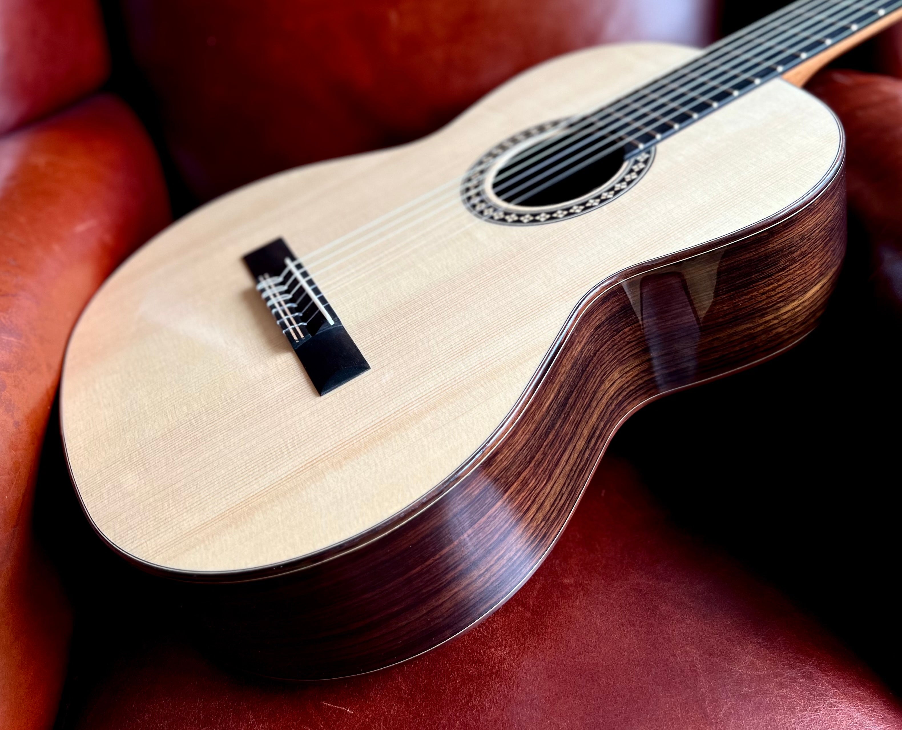 Kremona ROMIDA RD S Classic Guitar, Solid Spruce, Solid Indian Rosewood, Nylon Strung Guitar for sale at Richards Guitars.