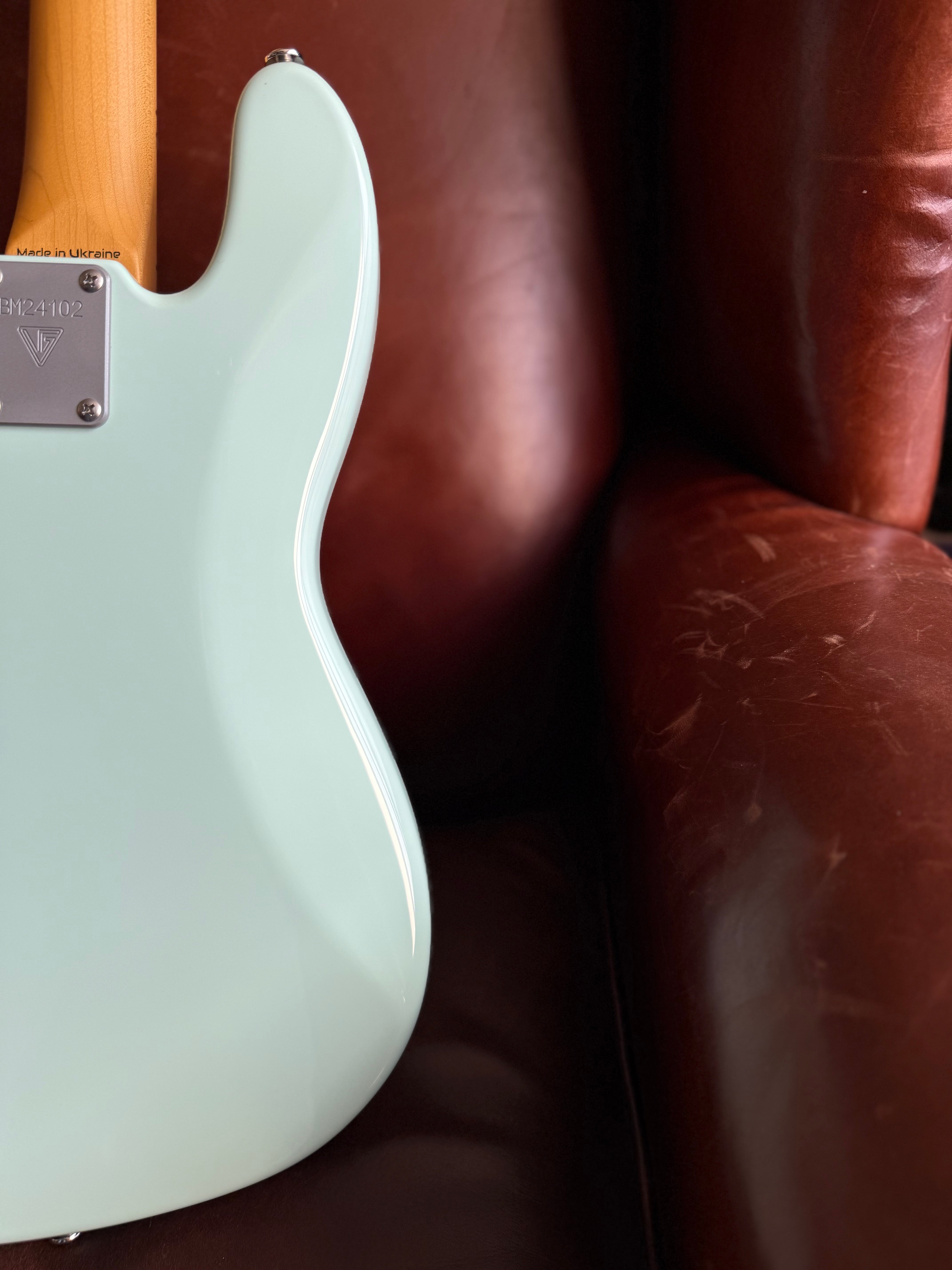 Valiant Mini Bass