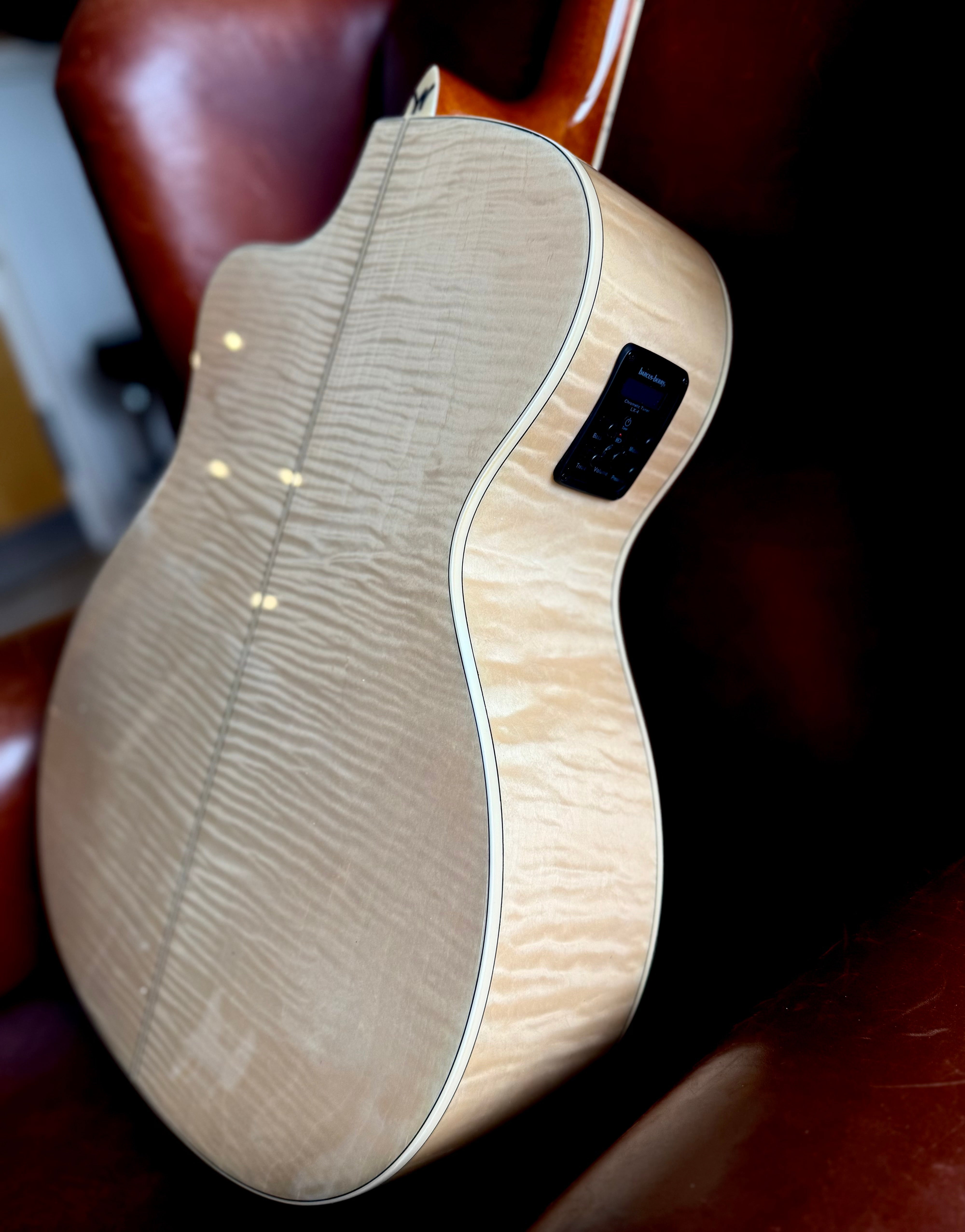 Washburn AG40CE Grand Auditorium - Natural Electro Acoustic Guitar w' £225 Custom Pro Setup Package Included