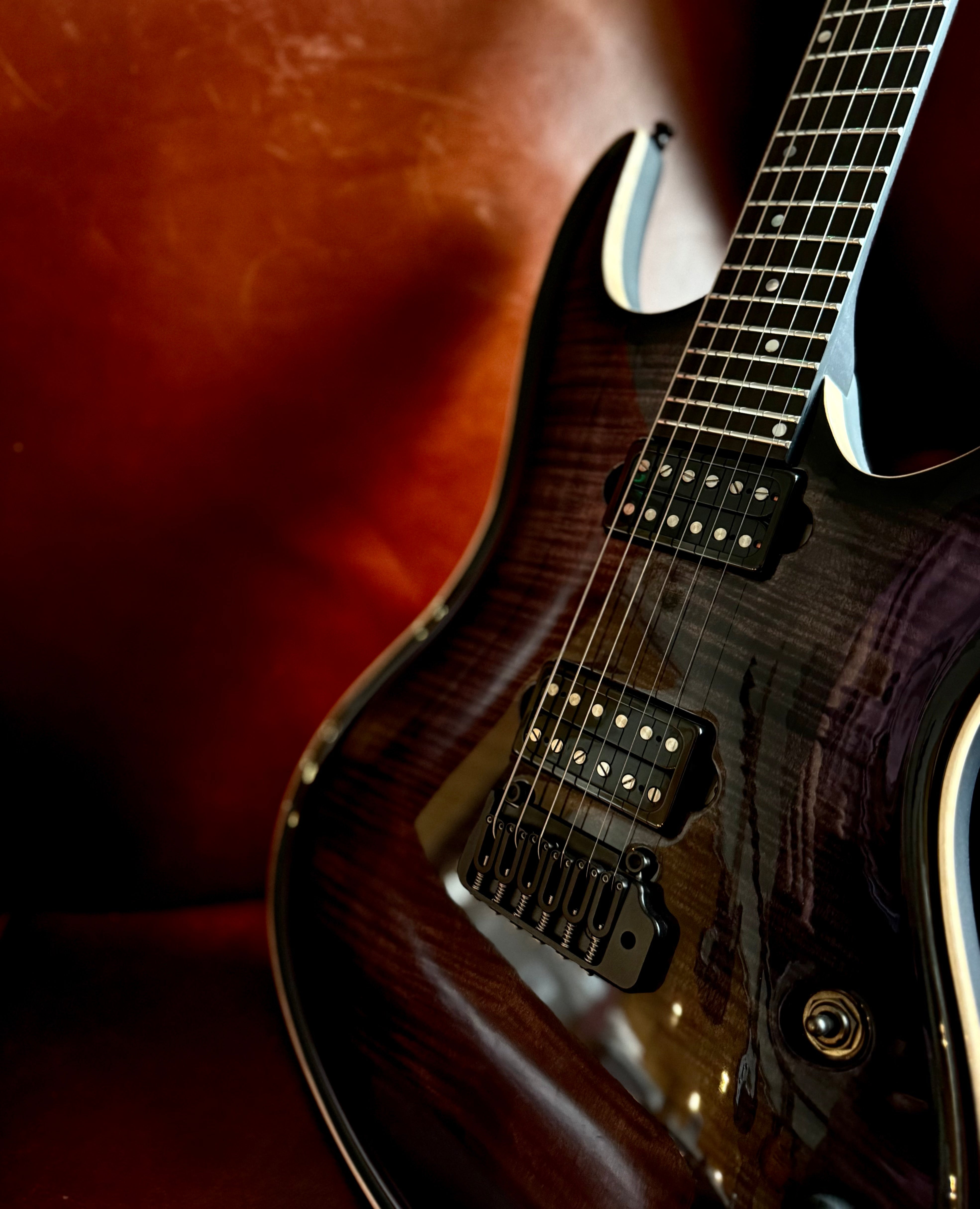 Valenti Nebula Dark Night Custom : Hand Made In Italy Richards Guitars Of Stratford Upon Avon
