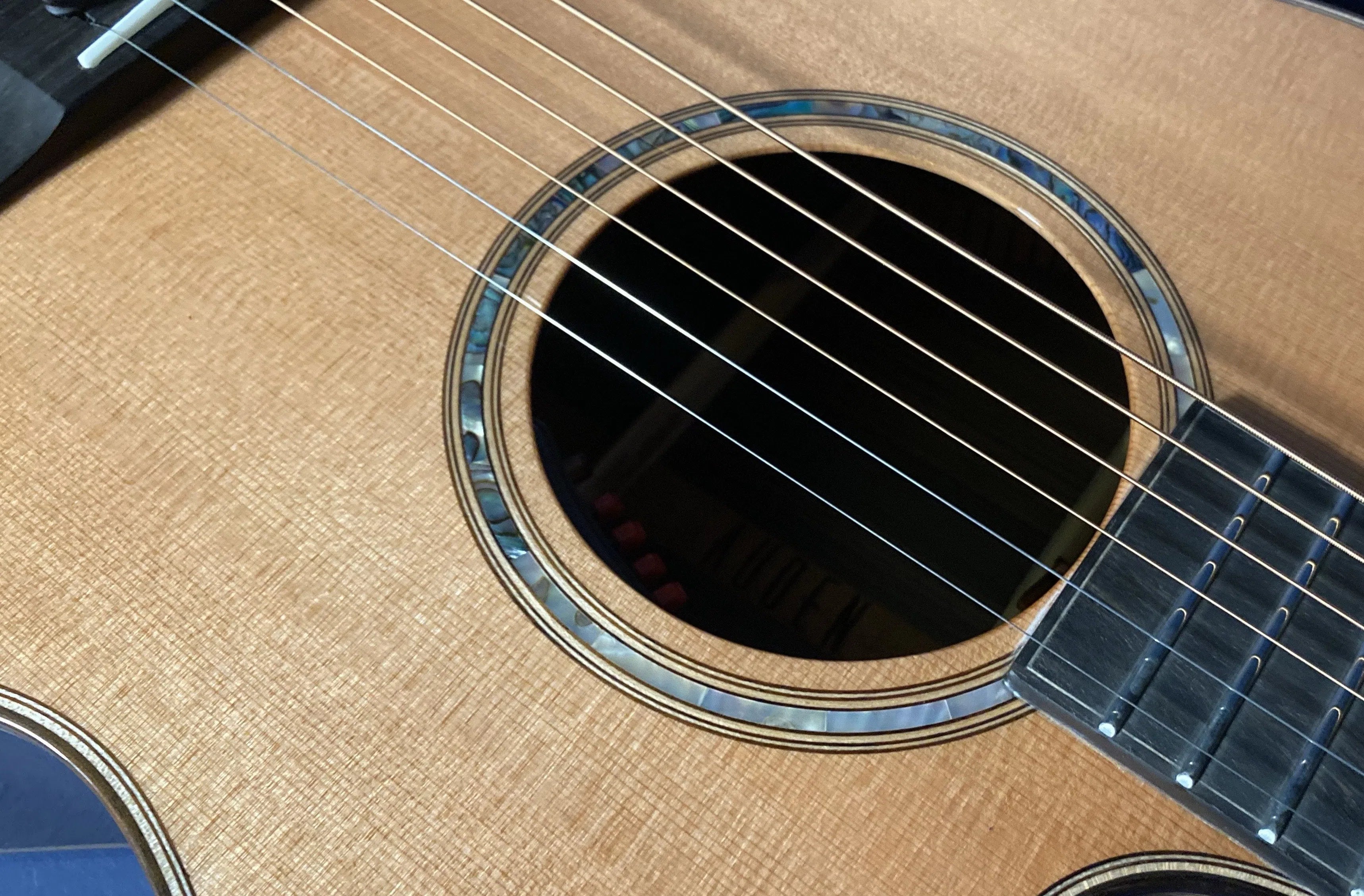 AUDEN ROSEWOOD SERIES – CHESTER 45 CEDAR CUTAWAY, Electro Acoustic Guitar for sale at Richards Guitars.