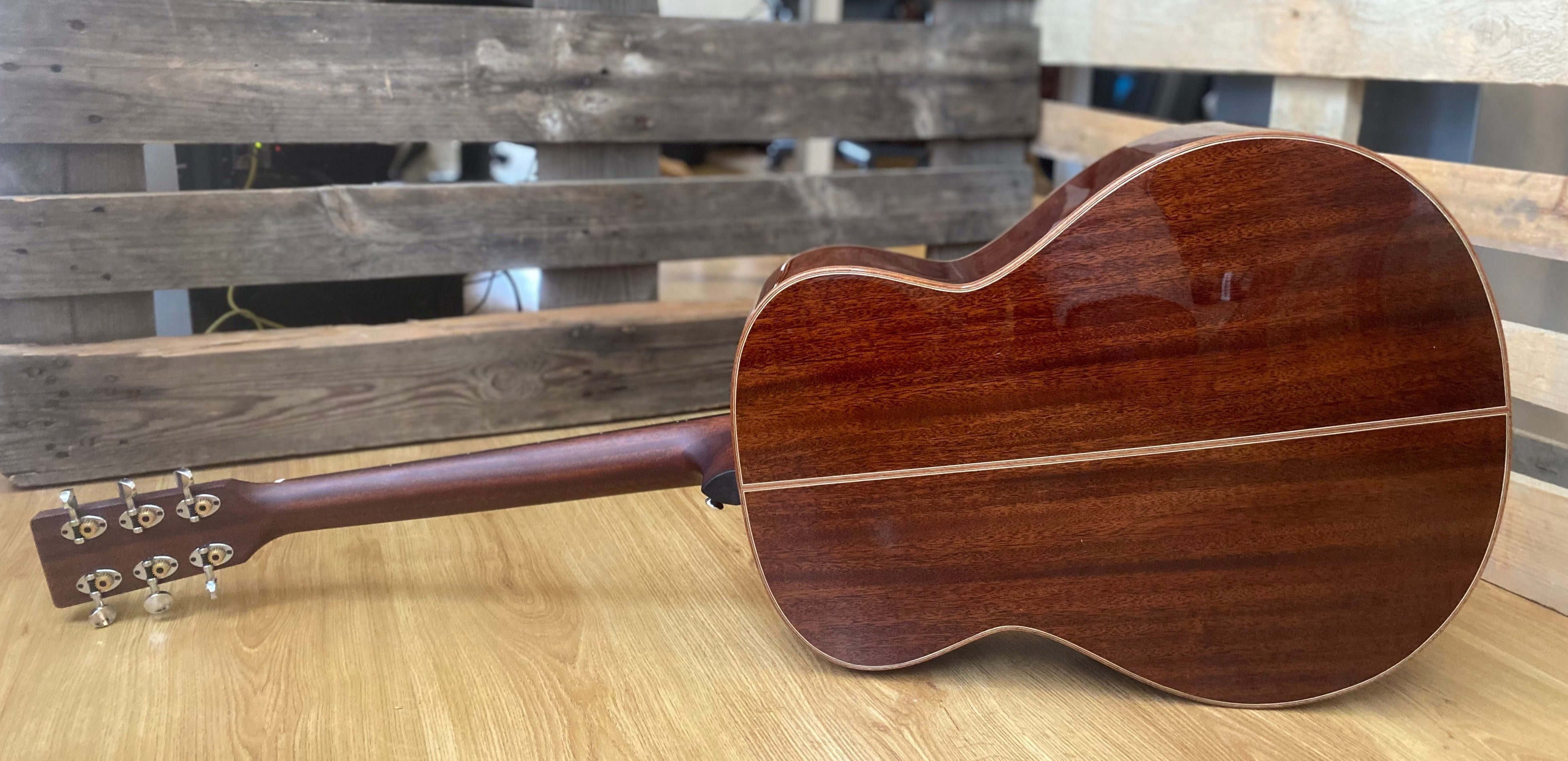 Auden Austin Mahogany Series Electro Acoustic – Spruce Full Body, Electro Acoustic Guitar for sale at Richards Guitars.