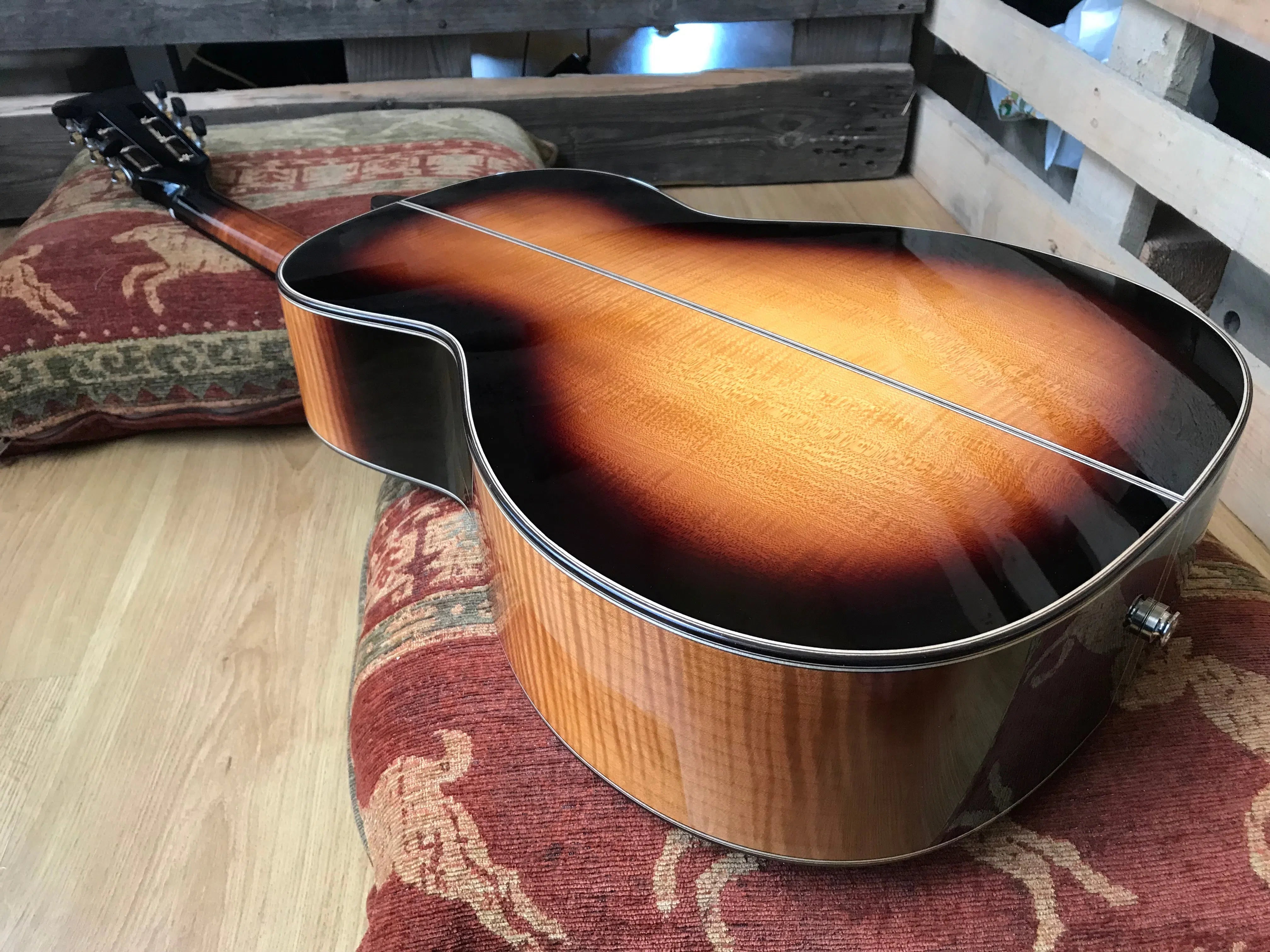 Auden Golden Sunburst Emily Rose Spruce/Maple Full Body., Electro Acoustic Guitar for sale at Richards Guitars.