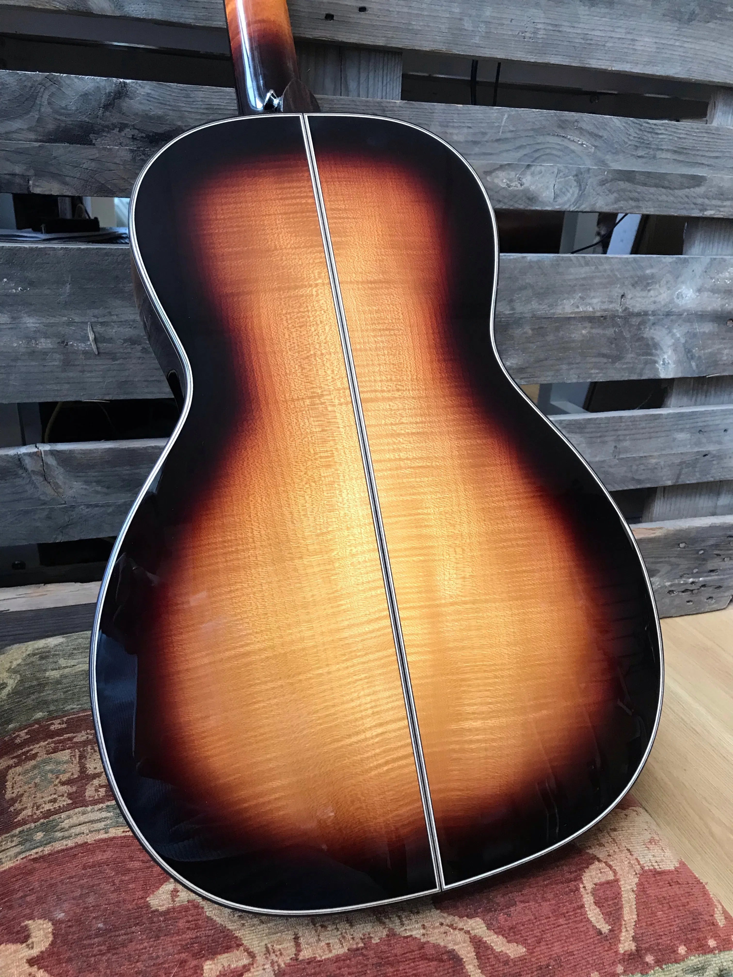 Auden Golden Sunburst Emily Rose Spruce/Maple Full Body., Electro Acoustic Guitar for sale at Richards Guitars.