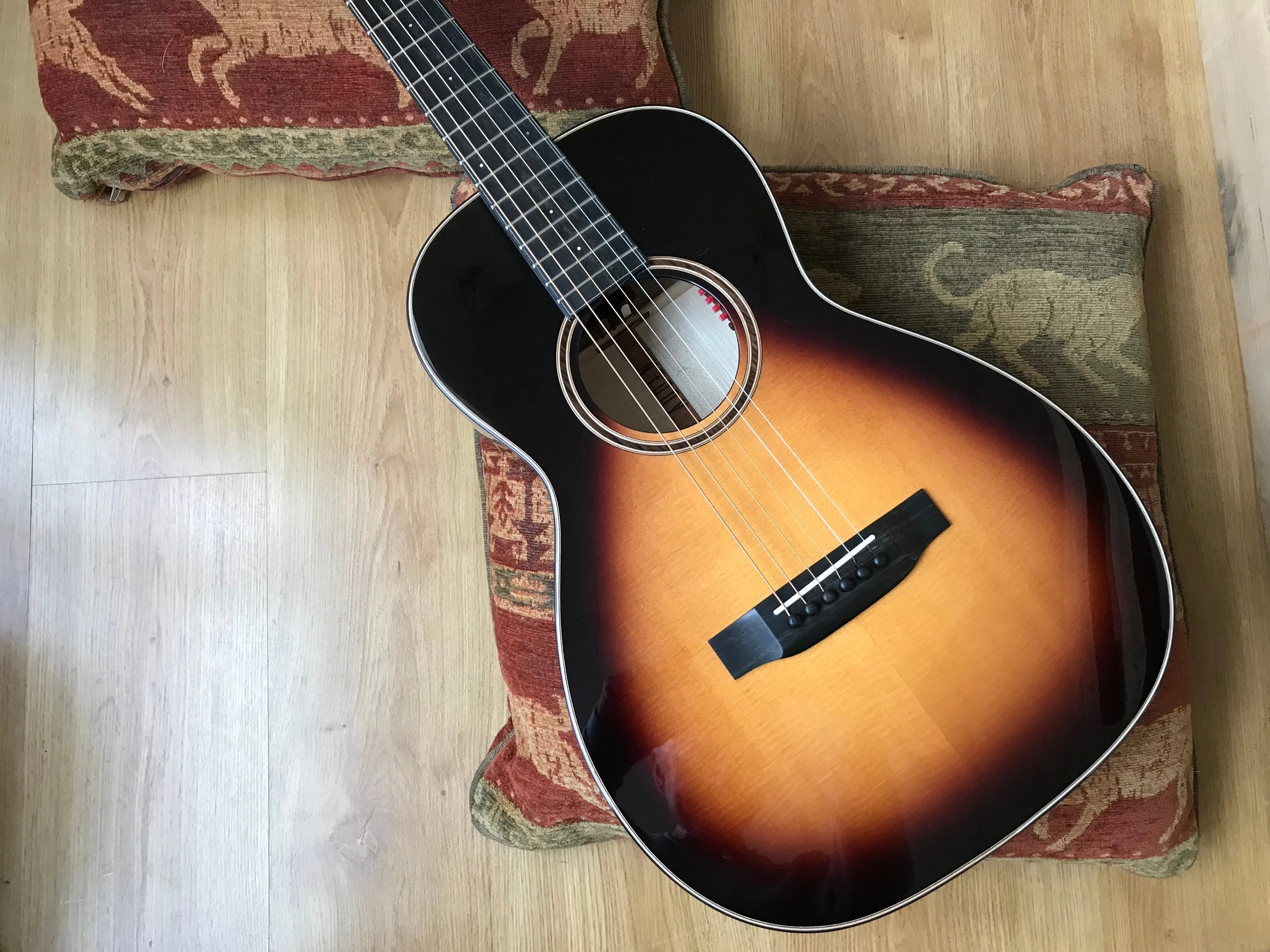 Auden Golden Sunburst Emily Rose Spruce/Maple Full Body., Electro Acoustic Guitar for sale at Richards Guitars.