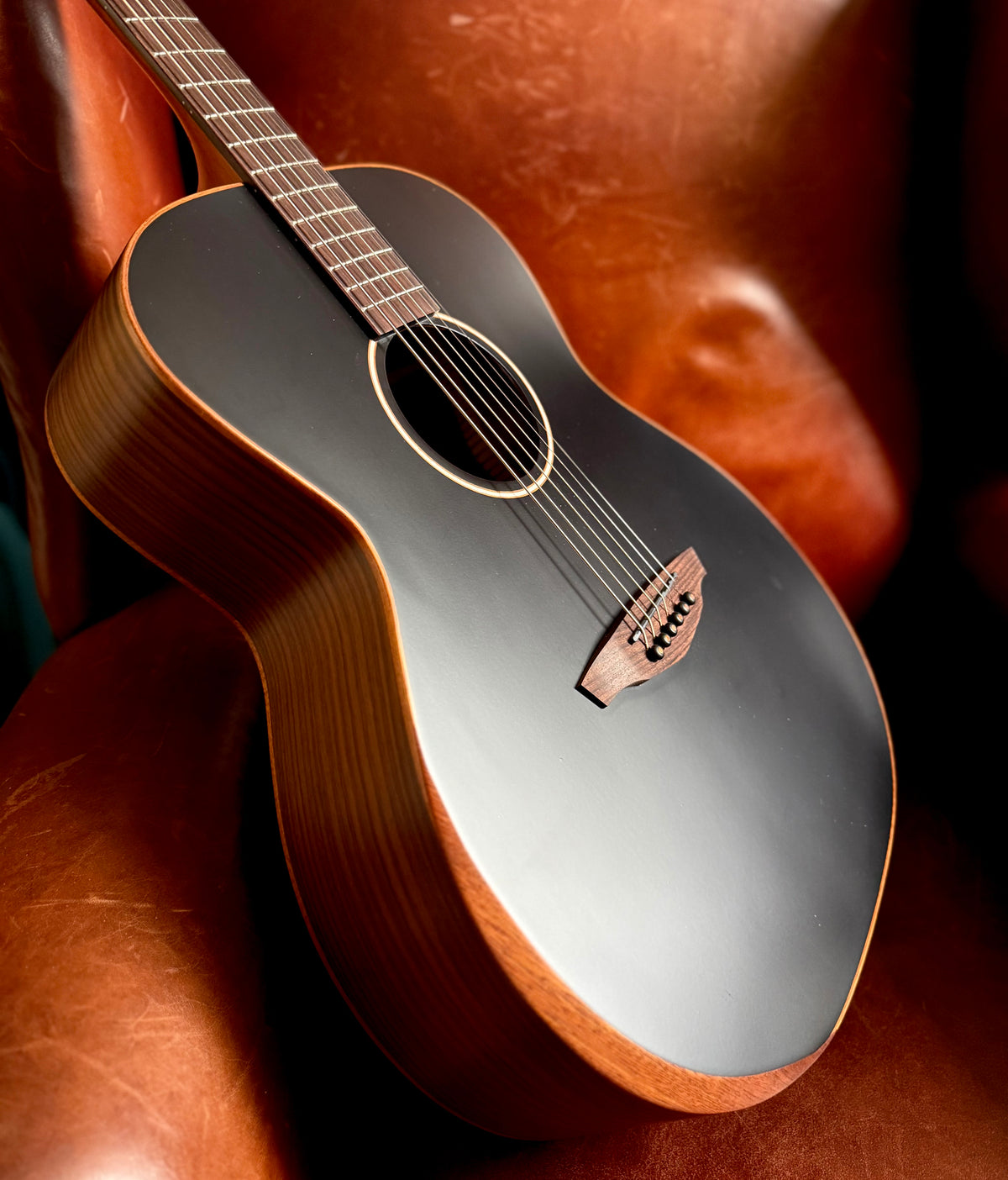 Veelah V4 OM Solid Top Rosewood Armrest Satin Black Acoustic Guitar w/ Gig Bag