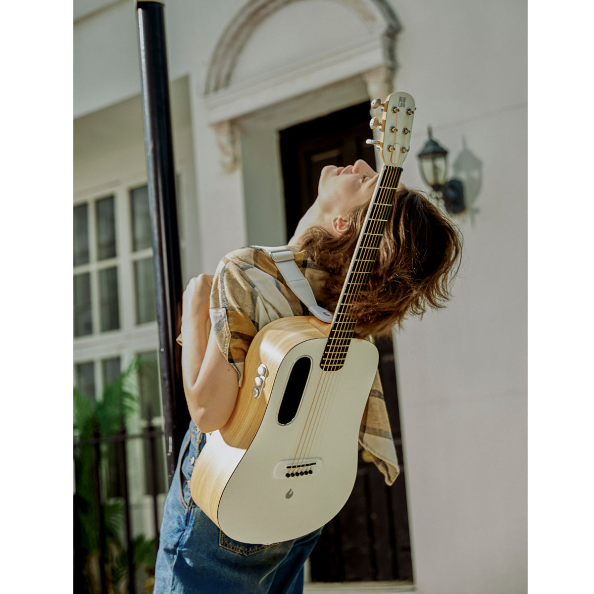 BLUE LAVA Original Freeboost with Airflow Bag ~ Frost White / Walnut, Electro Acoustic Guitar for sale at Richards Guitars.