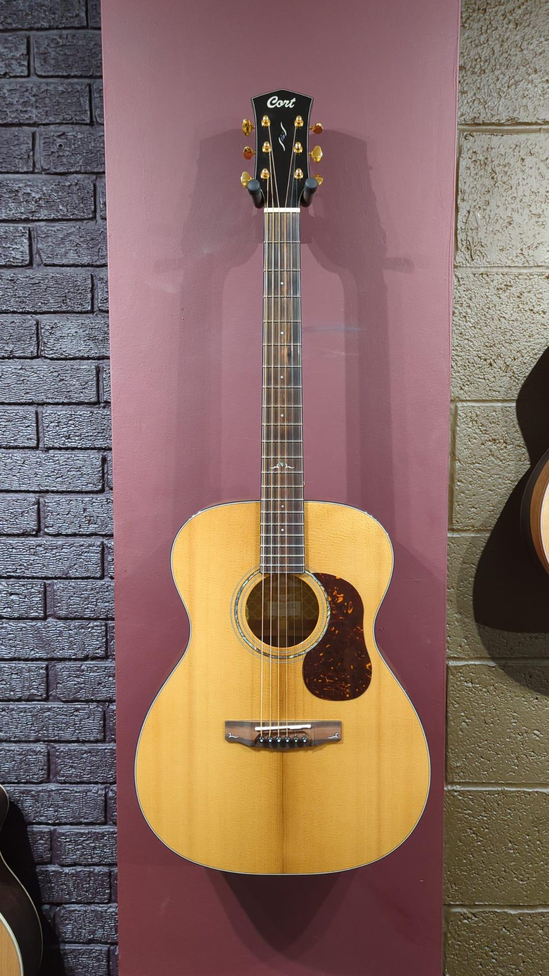 Cort Gold O6 Natural (used), Acoustic guitar for sale at Richards Guitars.