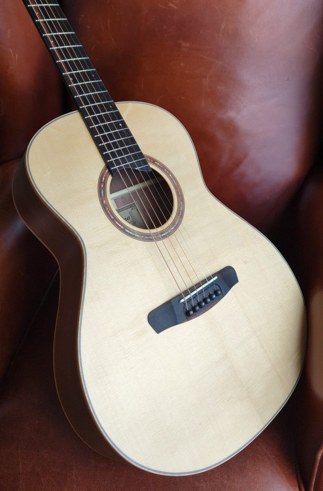 Dowina Walnut OMG Deluxe (Torrified Semi-Gloss Swiss Moon Spruce), Acoustic Guitar for sale at Richards Guitars.