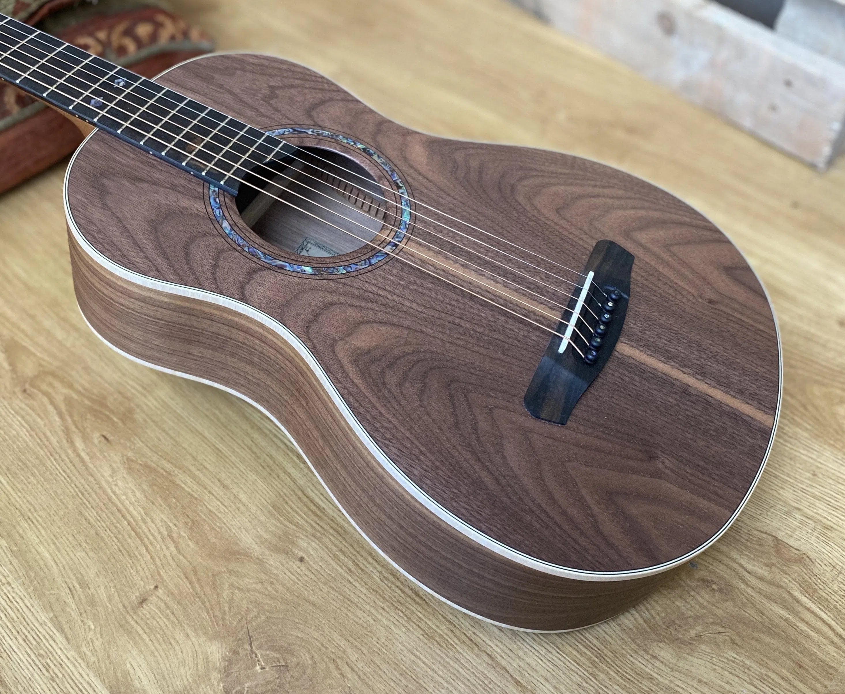 Dowina Walnut Tribute BV, Acoustic Guitar for sale at Richards Guitars.