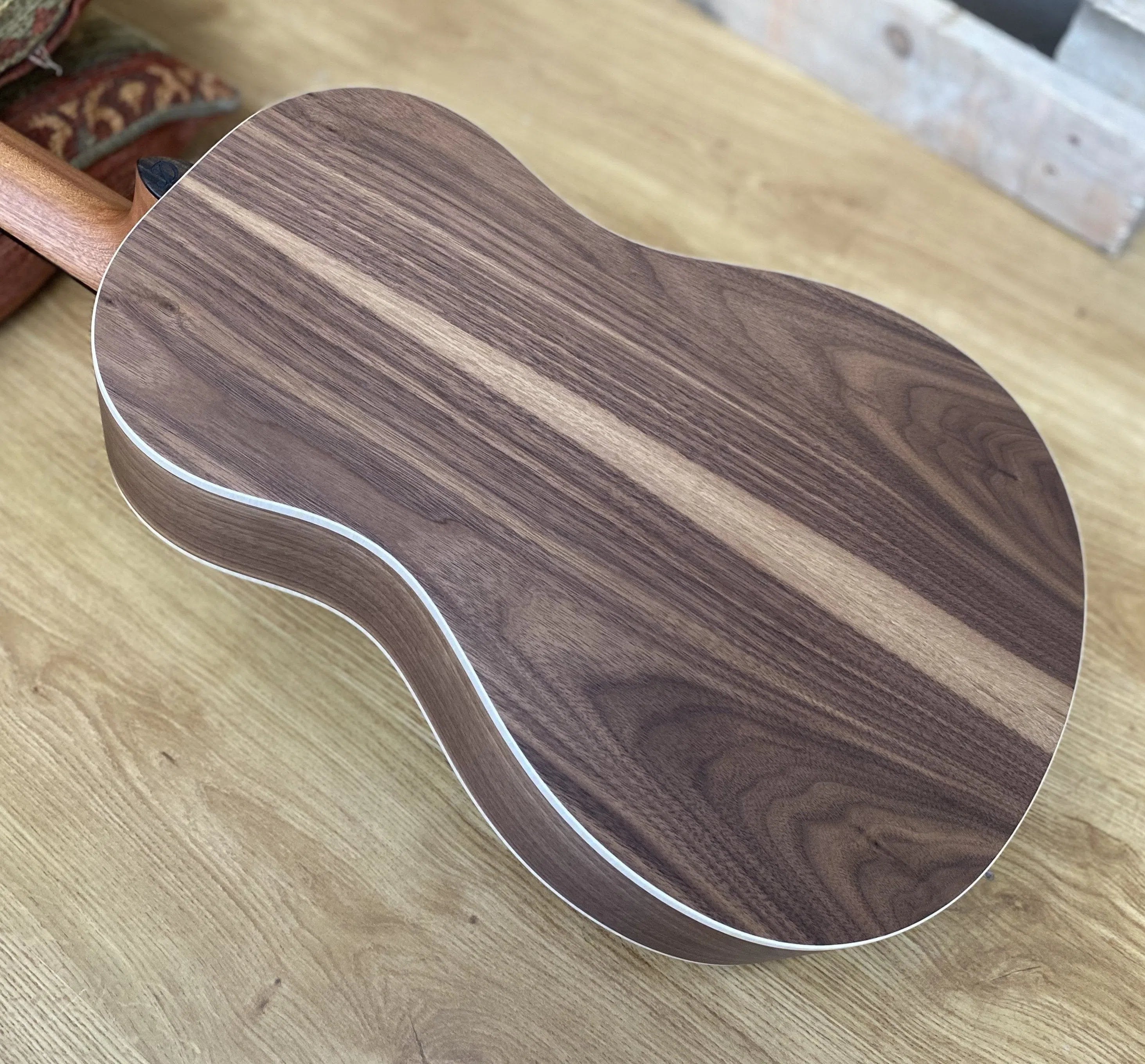 Dowina Walnut Tribute BV, Acoustic Guitar for sale at Richards Guitars.