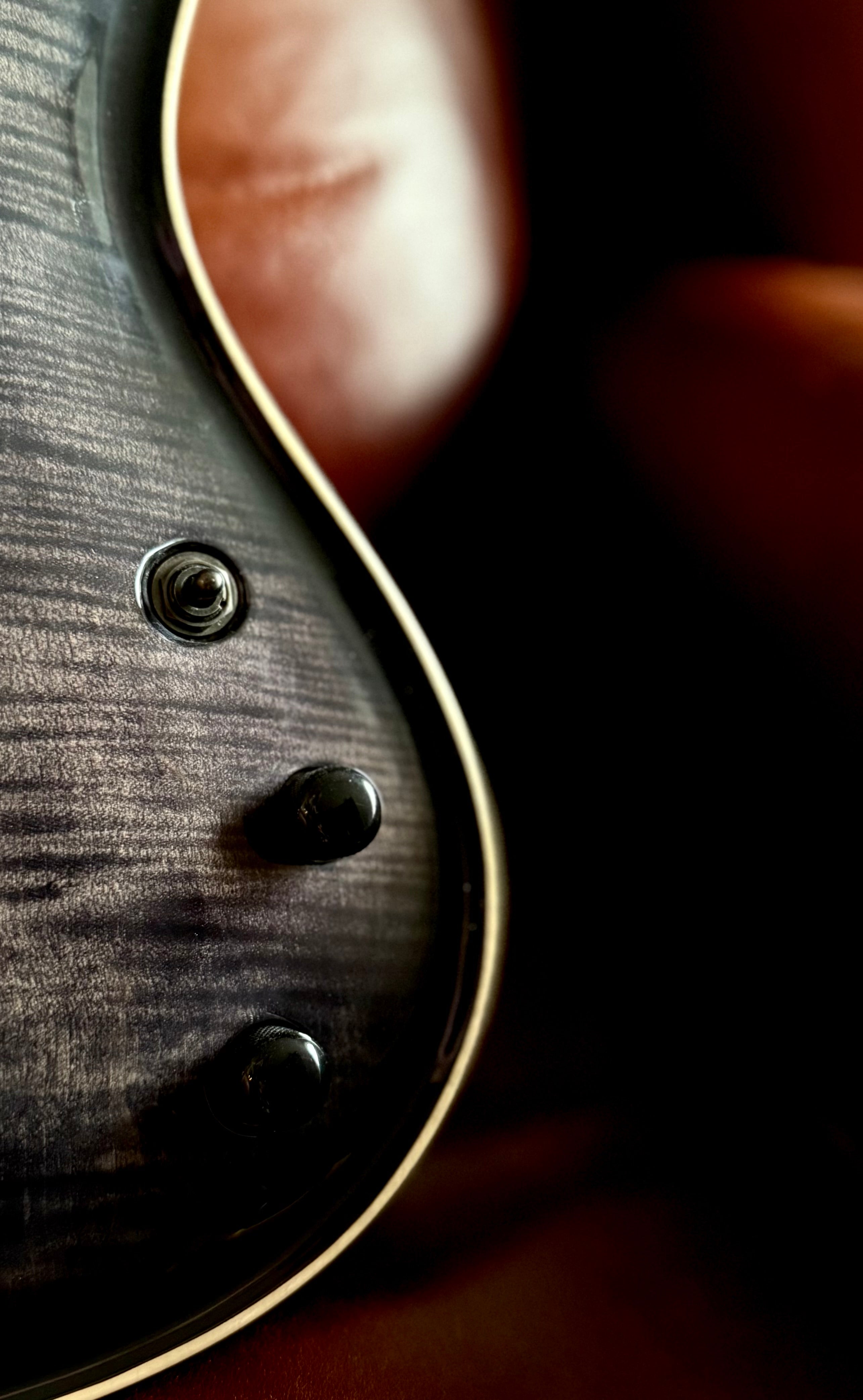 Valenti Nebula Dark Night Custom : Hand Made In Italy Richards Guitars Of Stratford Upon Avon