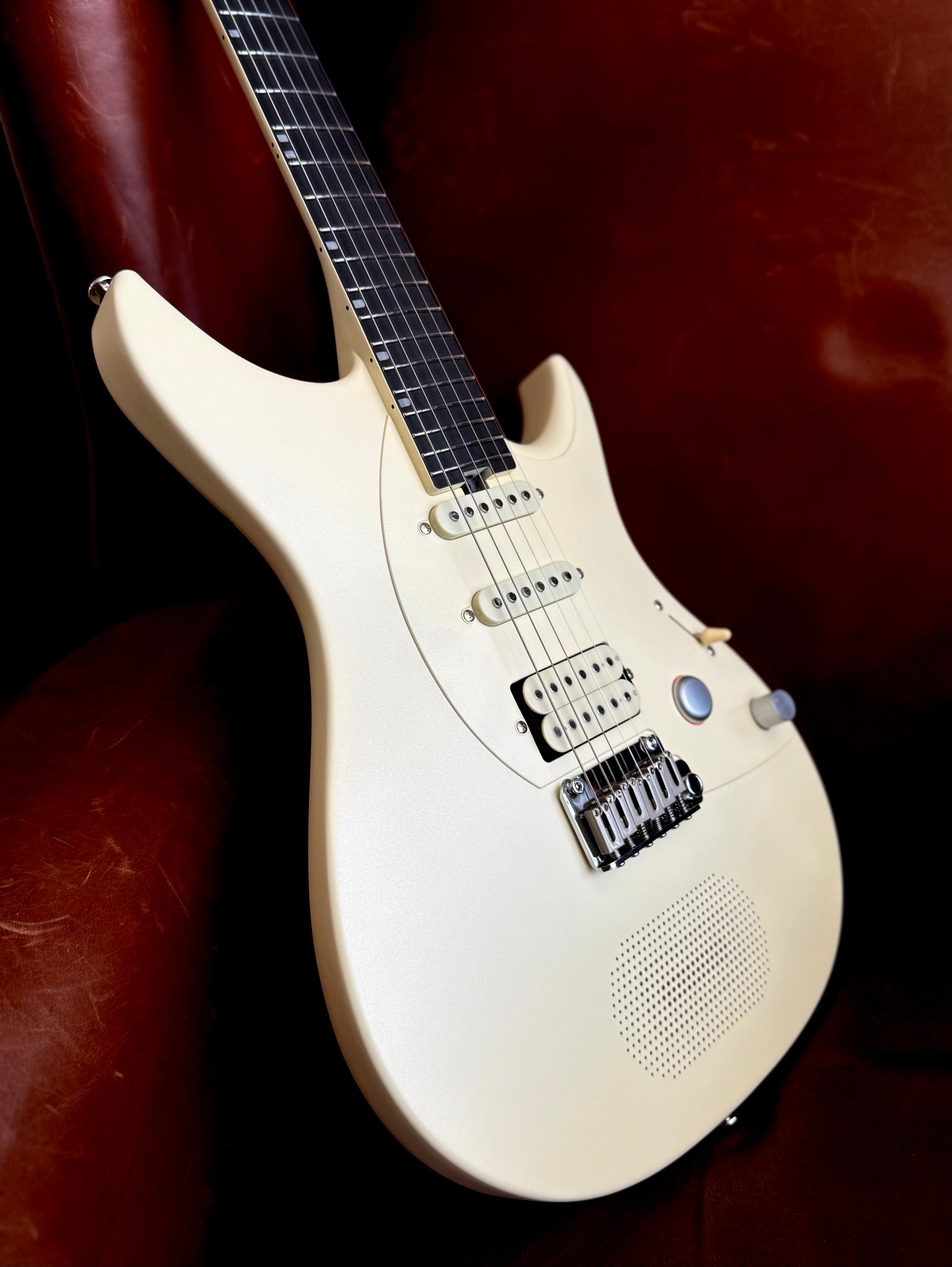 Enya Inspire Electric Smart Guitar in White