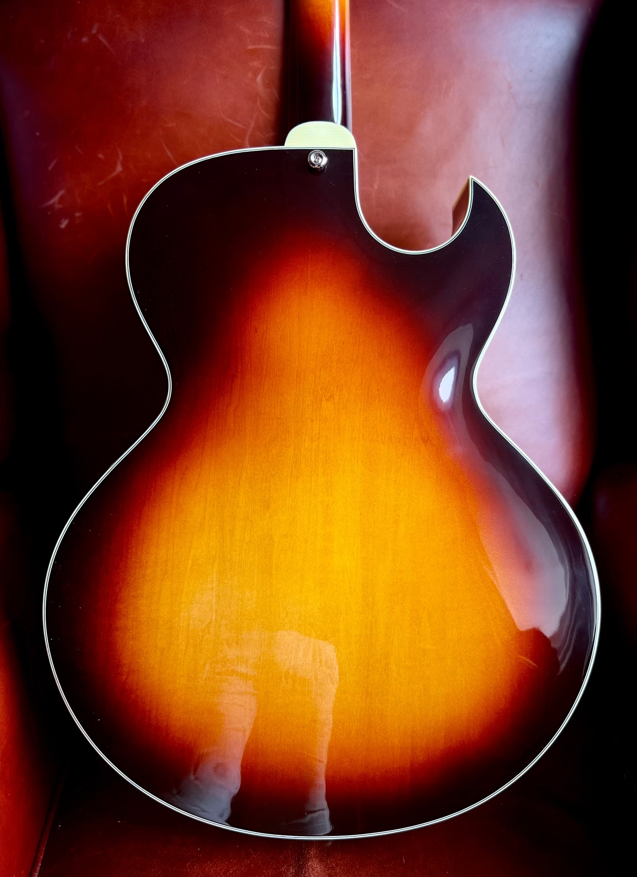 Eastman AR372LCE-SB Left Handed Archtop Guitar, Electric Guitar for sale at Richards Guitars.