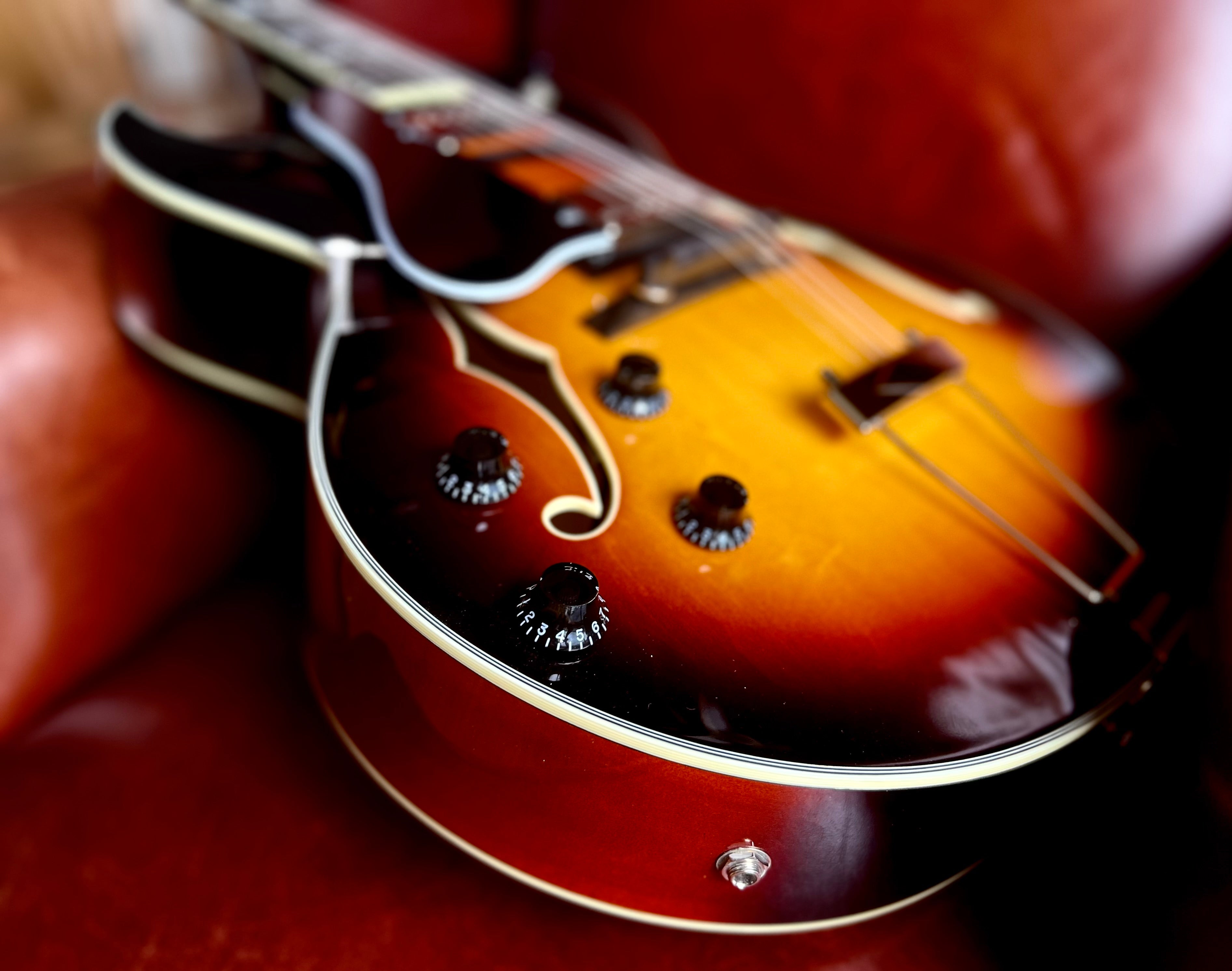 Eastman AR372LCE-SB Left Handed Archtop Guitar, Electric Guitar for sale at Richards Guitars.