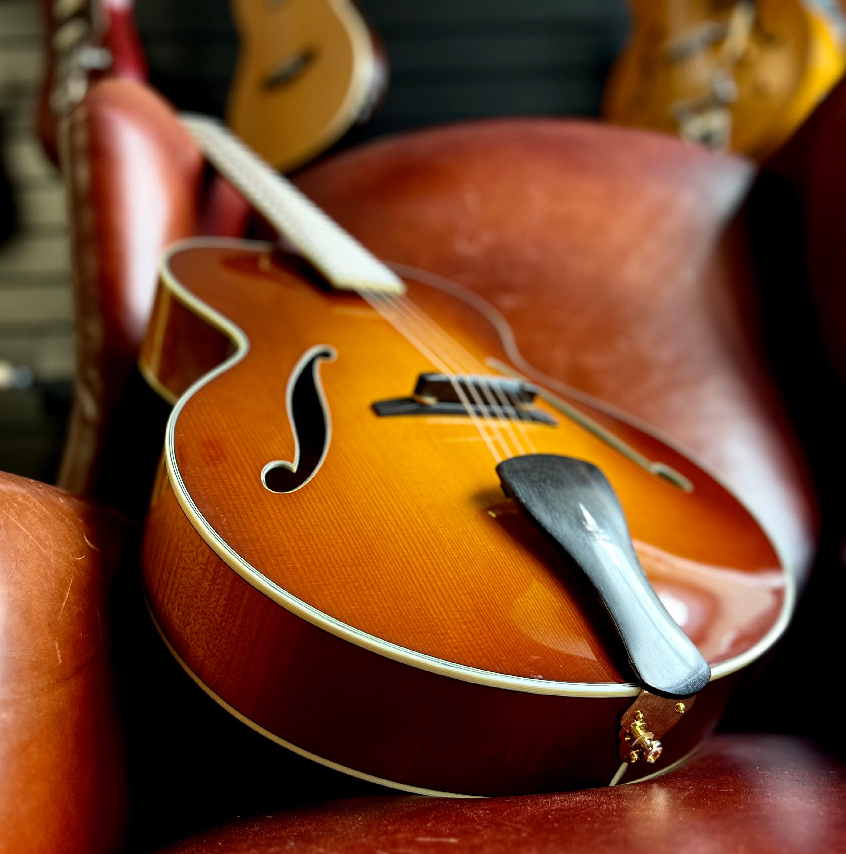 Eastman AR805 GB Arch Top Acoustic Guitar, Acoustic Guitar for sale at Richards Guitars.