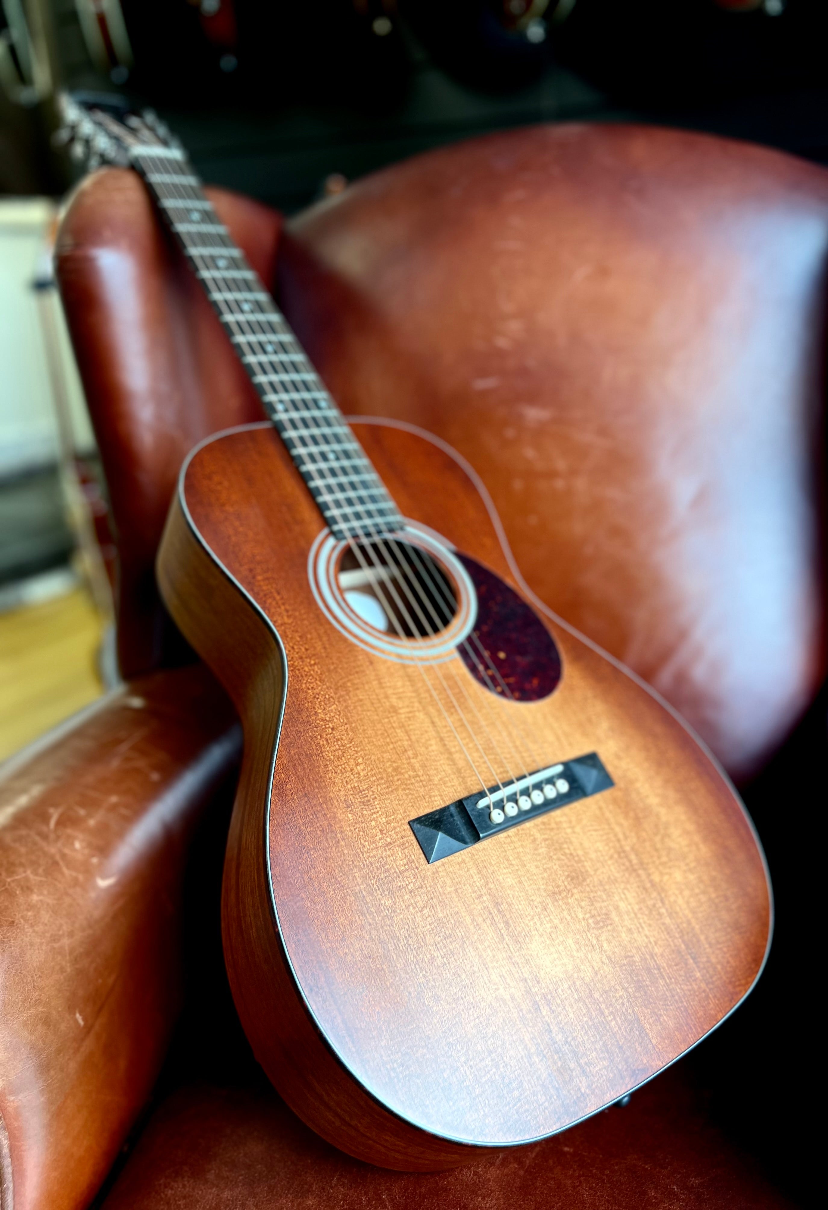 Eastman E1P Limited Edition Blues Master Parlor E1P-LTD -CLA, Acoustic Guitar for sale at Richards Guitars.