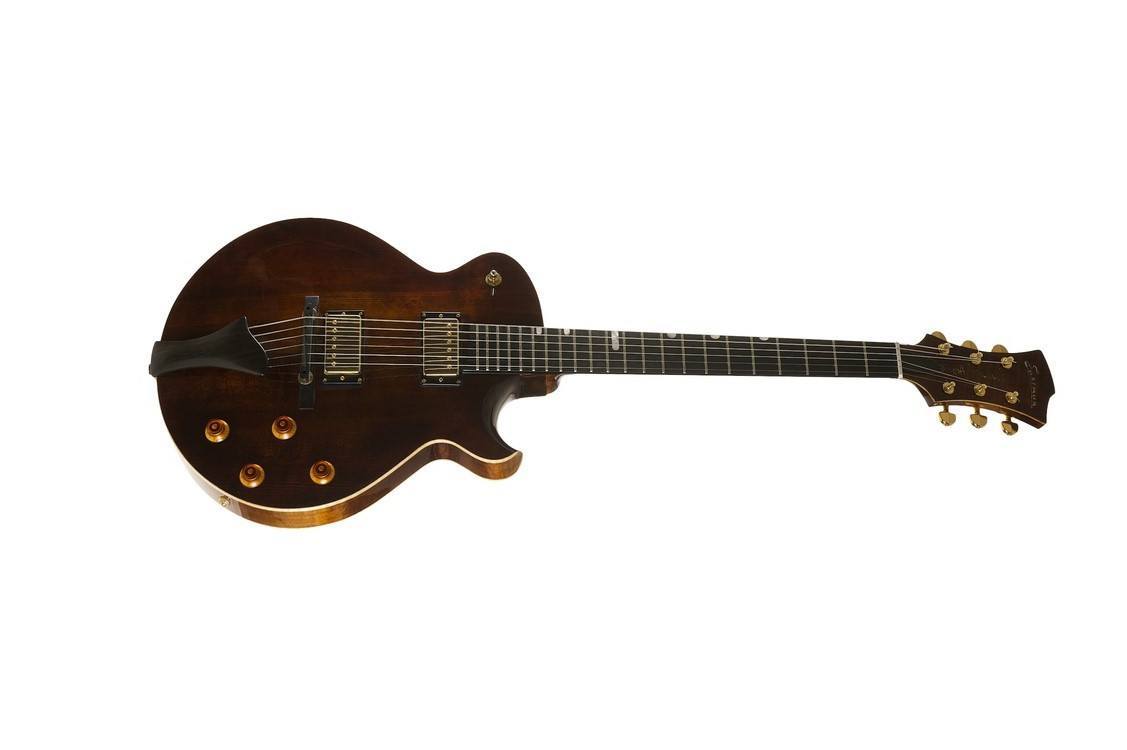 Eastman ER2, Electric Guitar for sale at Richards Guitars.