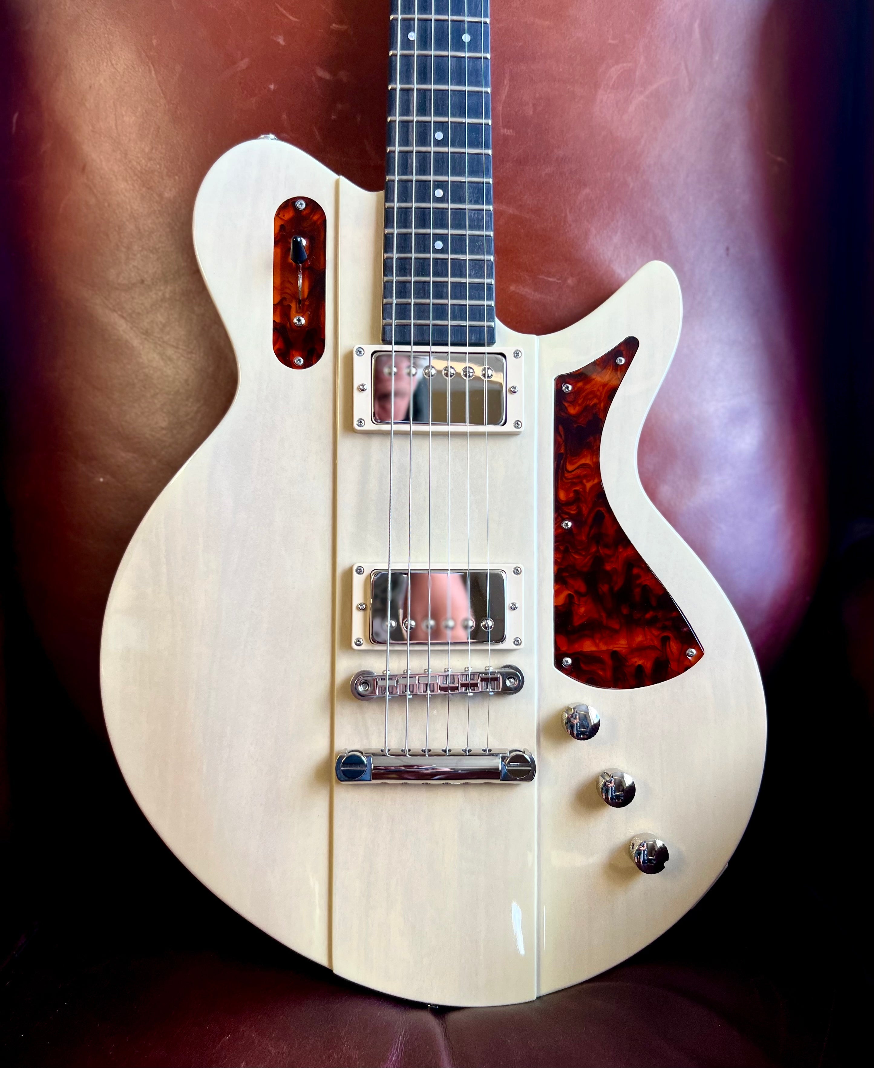 Eastman Juliet-PB Pomona Blonde, Electric Guitar for sale at Richards Guitars.