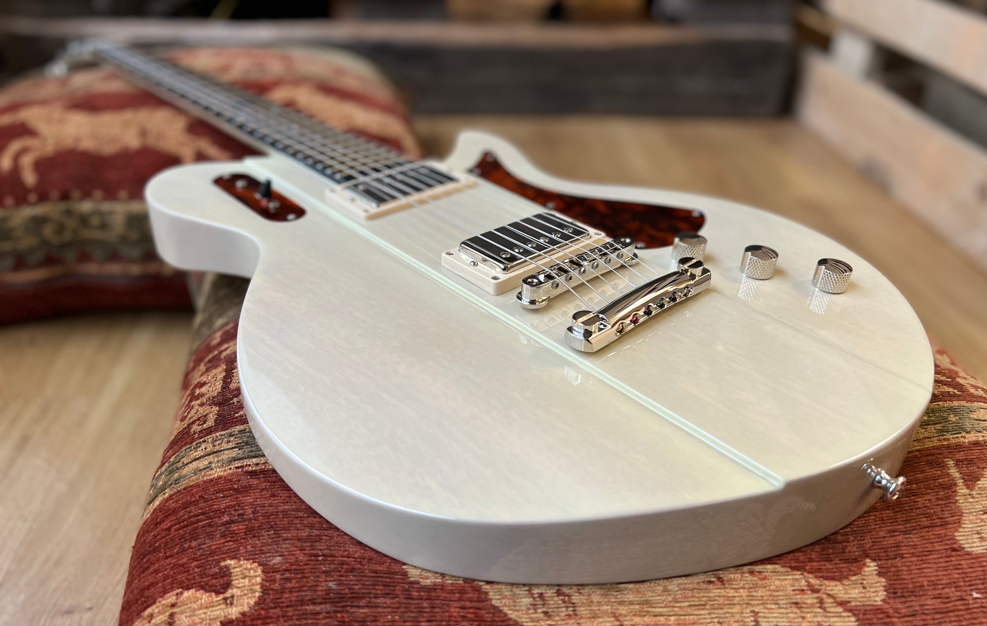 Eastman Juliet-PB Pomona Blonde (Price inc. Custom Pro Setup Package), Electric Guitar for sale at Richards Guitars.