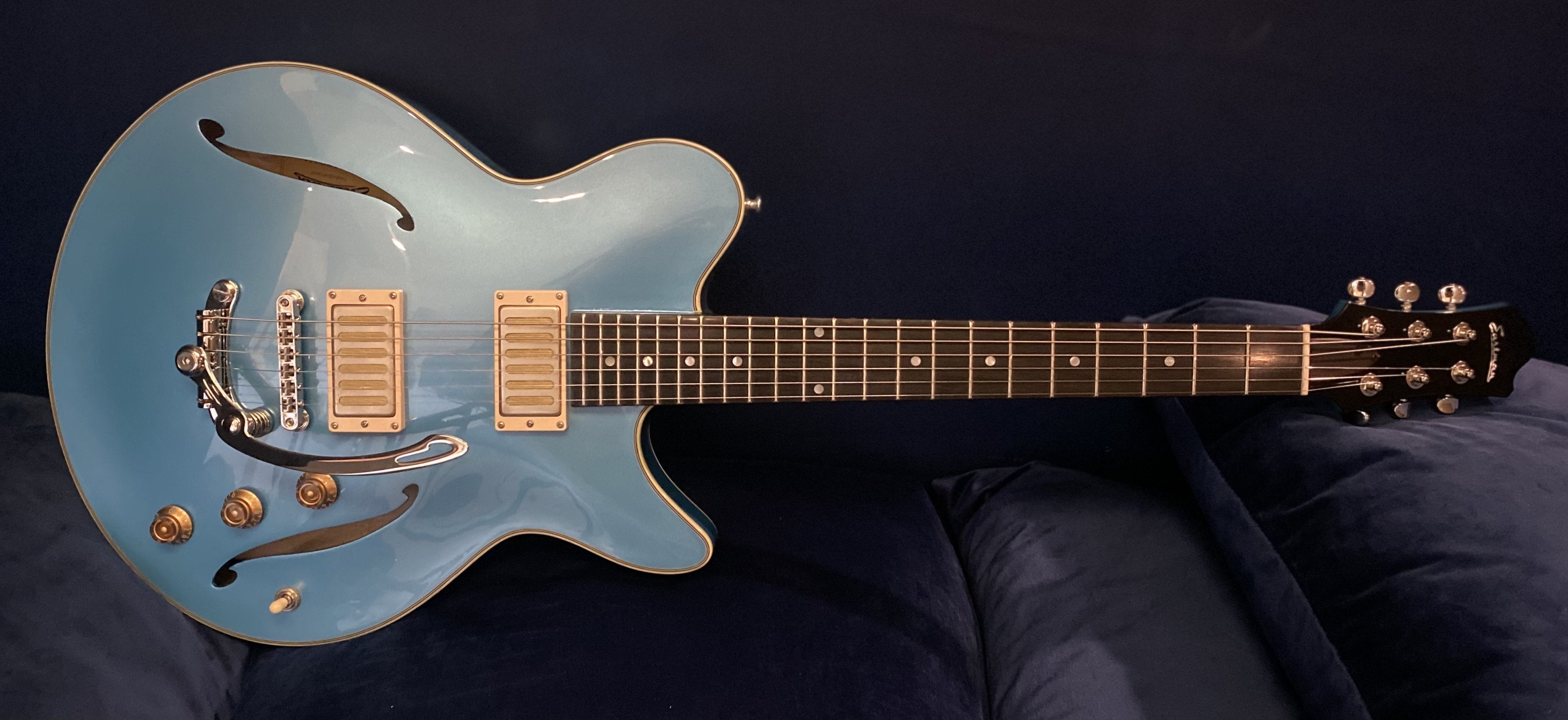 Eastman Romeo LA Celestine Blue, Electric Guitar for sale at Richards Guitars.