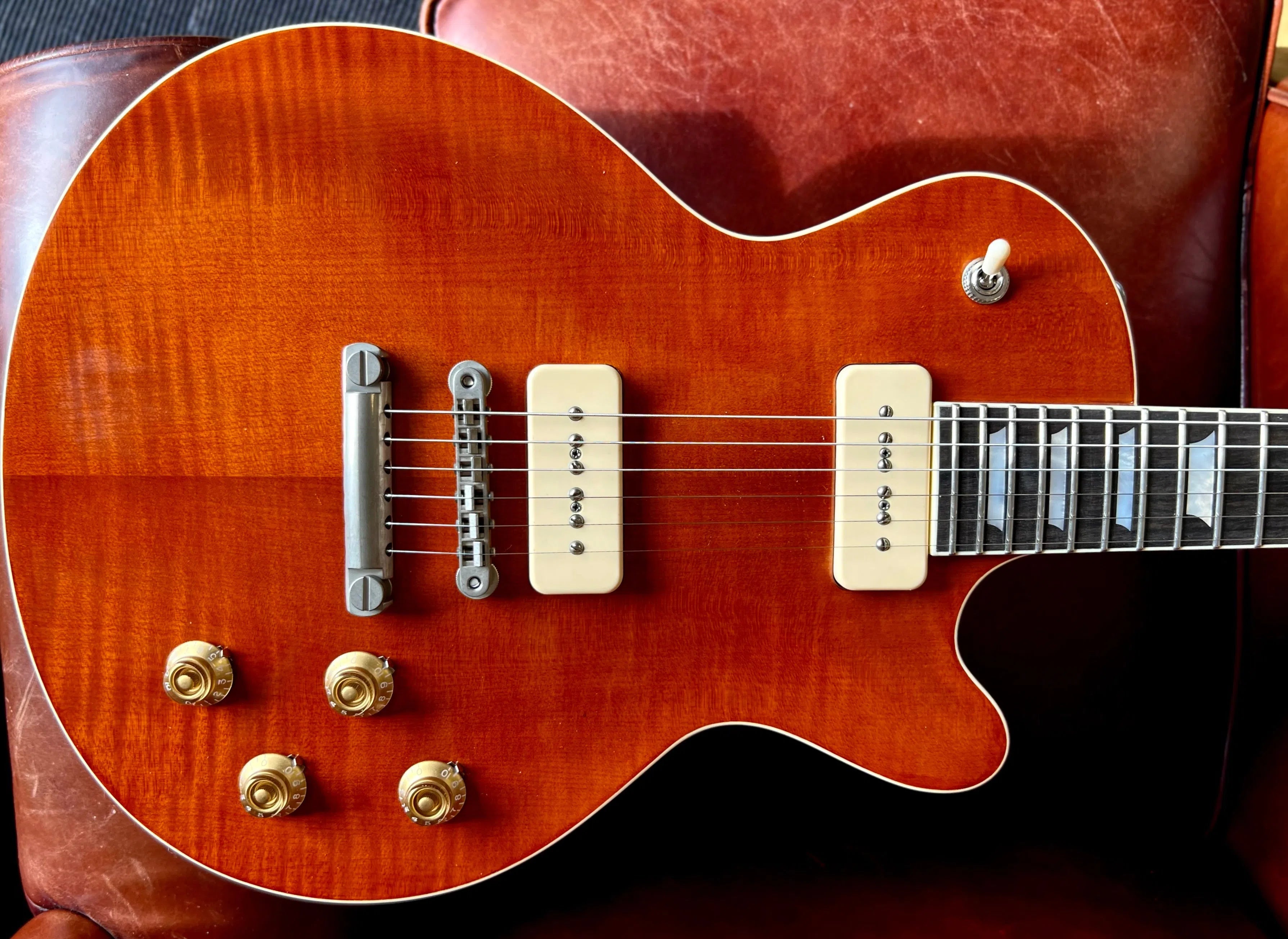 Eastman SB56/TV-AMB Truetone Vintage Amber Finish, Electric Guitar for sale at Richards Guitars.